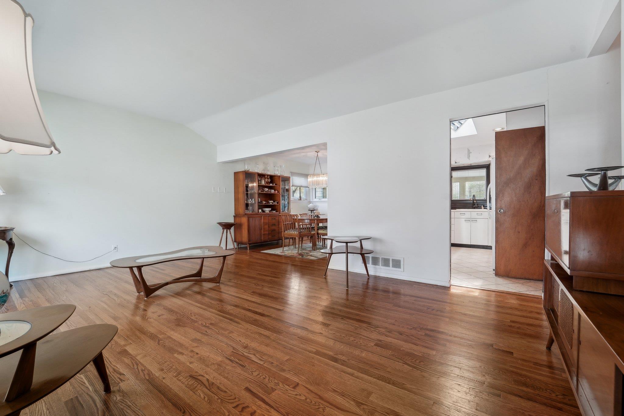 103 S Nauraushaun Road, Pearl River, NY 10965