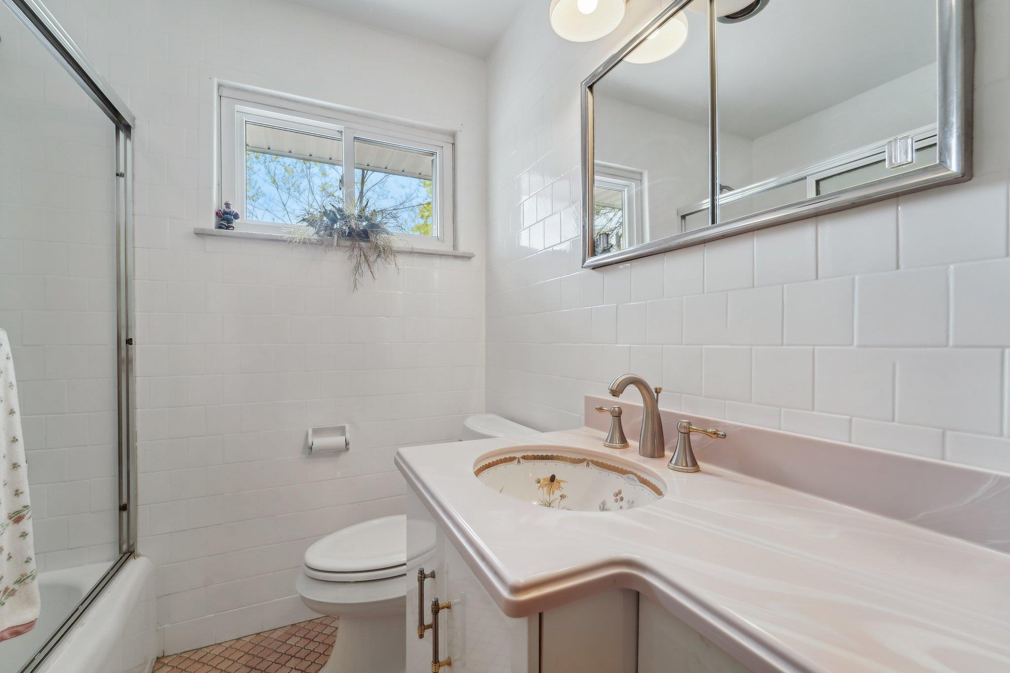 103 S Nauraushaun Road, Pearl River, NY 10965