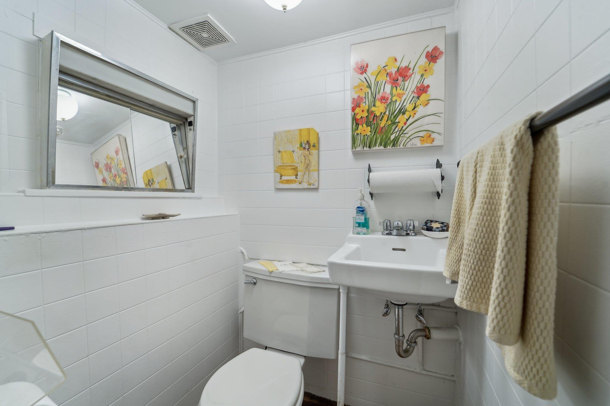 103 S Nauraushaun Road, Pearl River, NY 10965