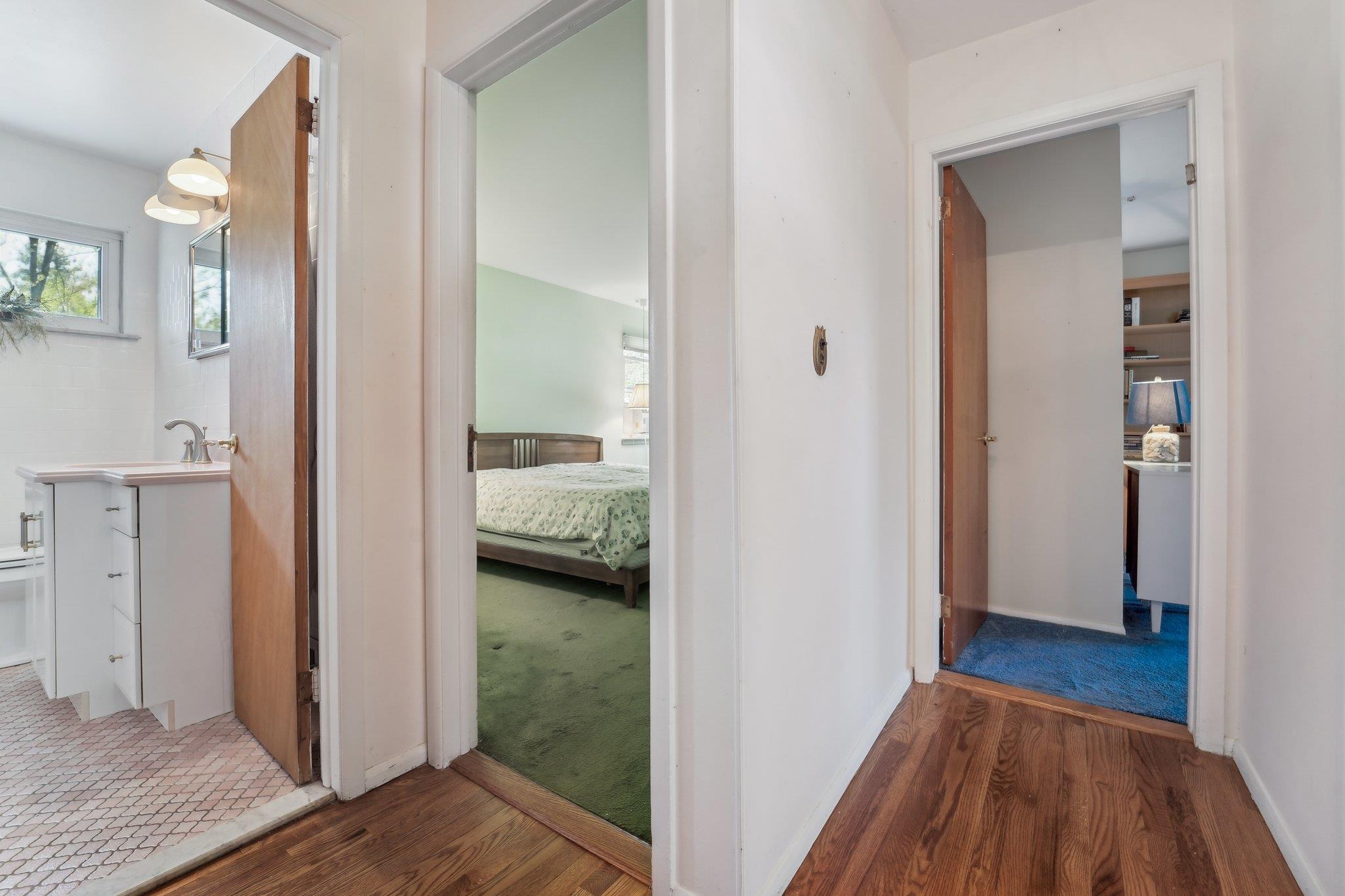 103 S Nauraushaun Road, Pearl River, NY 10965