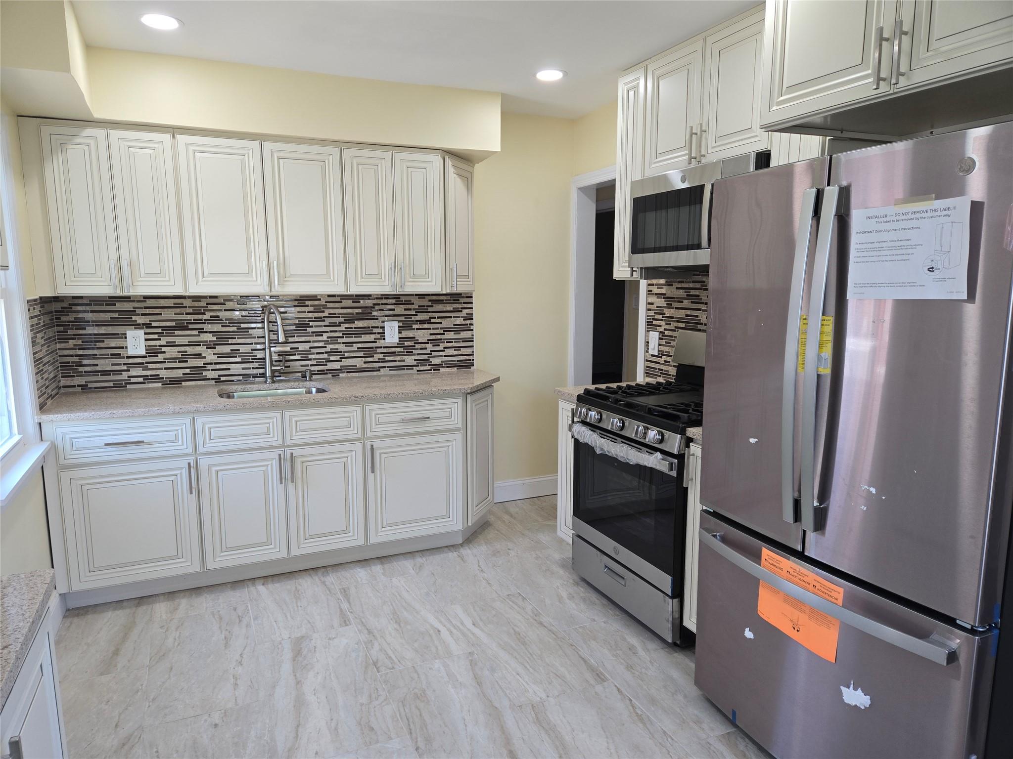 179 Fairlawn Ave, West Hempstead, NY 11552