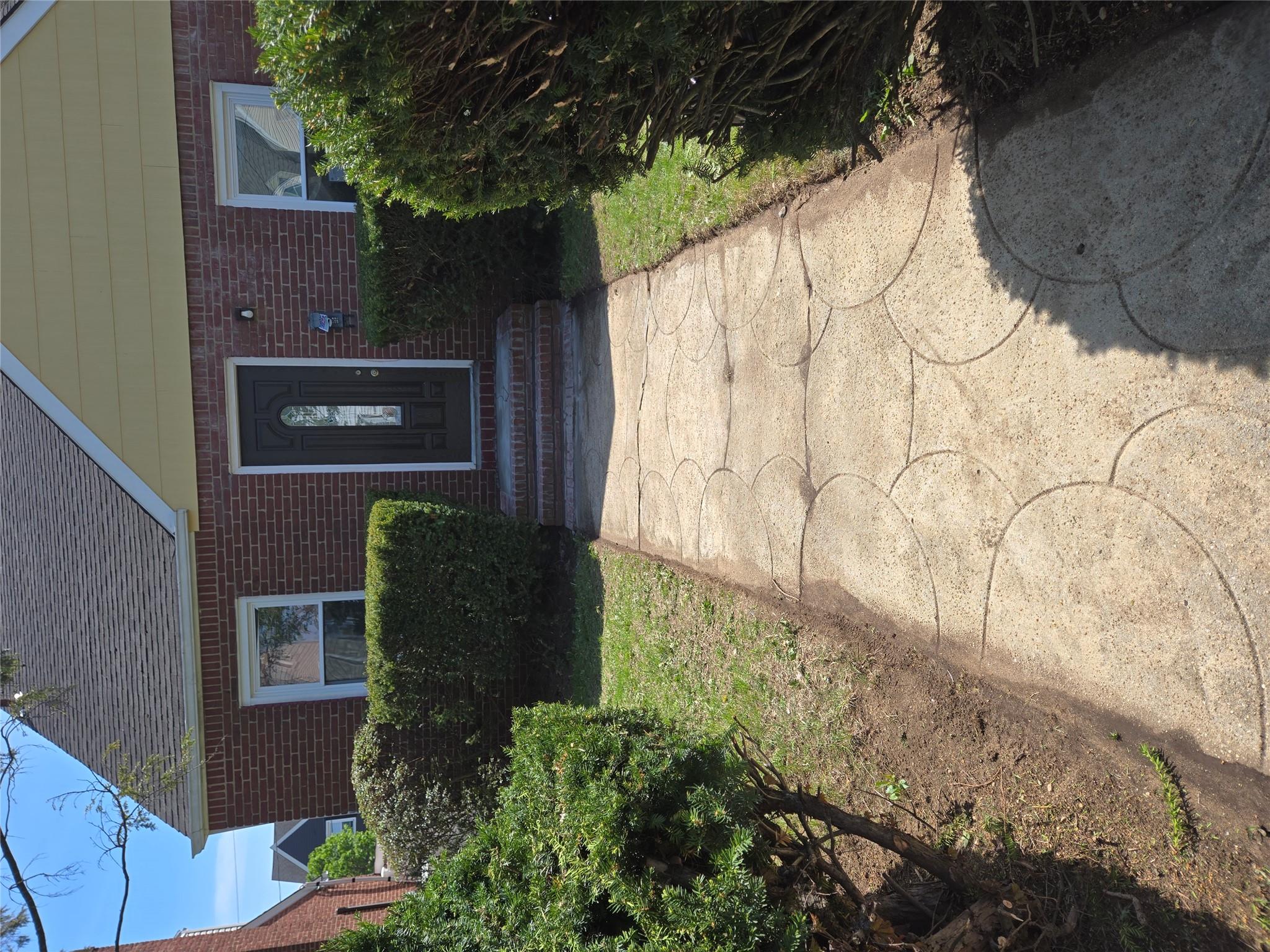 179 Fairlawn Ave, West Hempstead, NY 11552