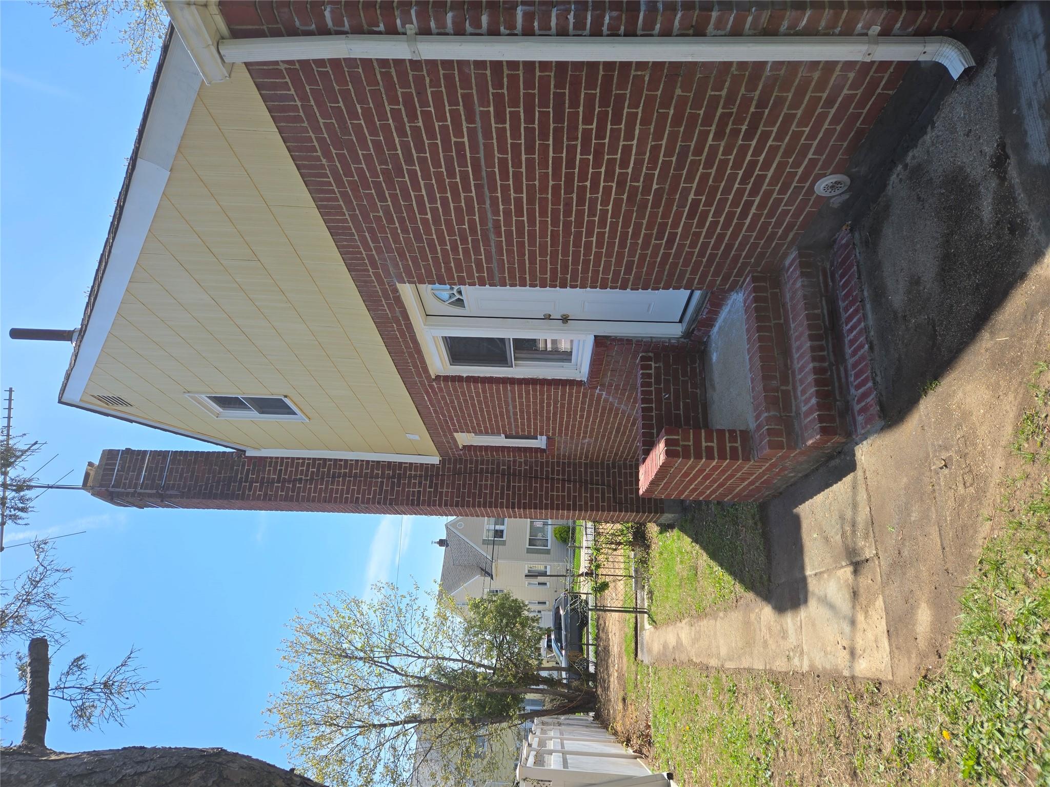 179 Fairlawn Ave, West Hempstead, NY 11552