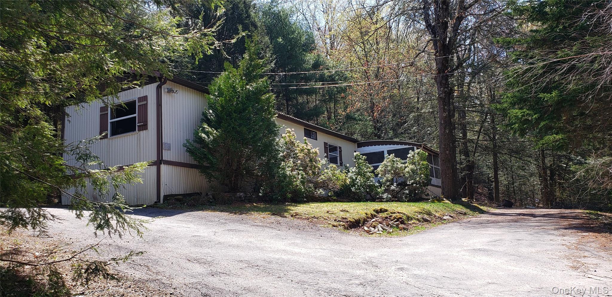 84 Elliott Road, Glen Wild, NY 12738