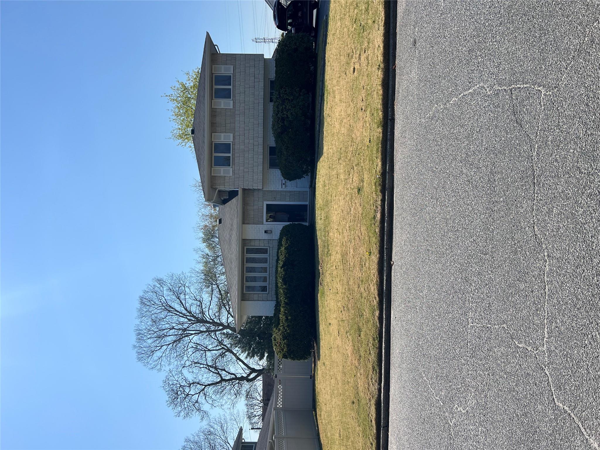 25 Fairlawn Lane, Centereach, NY 11720
