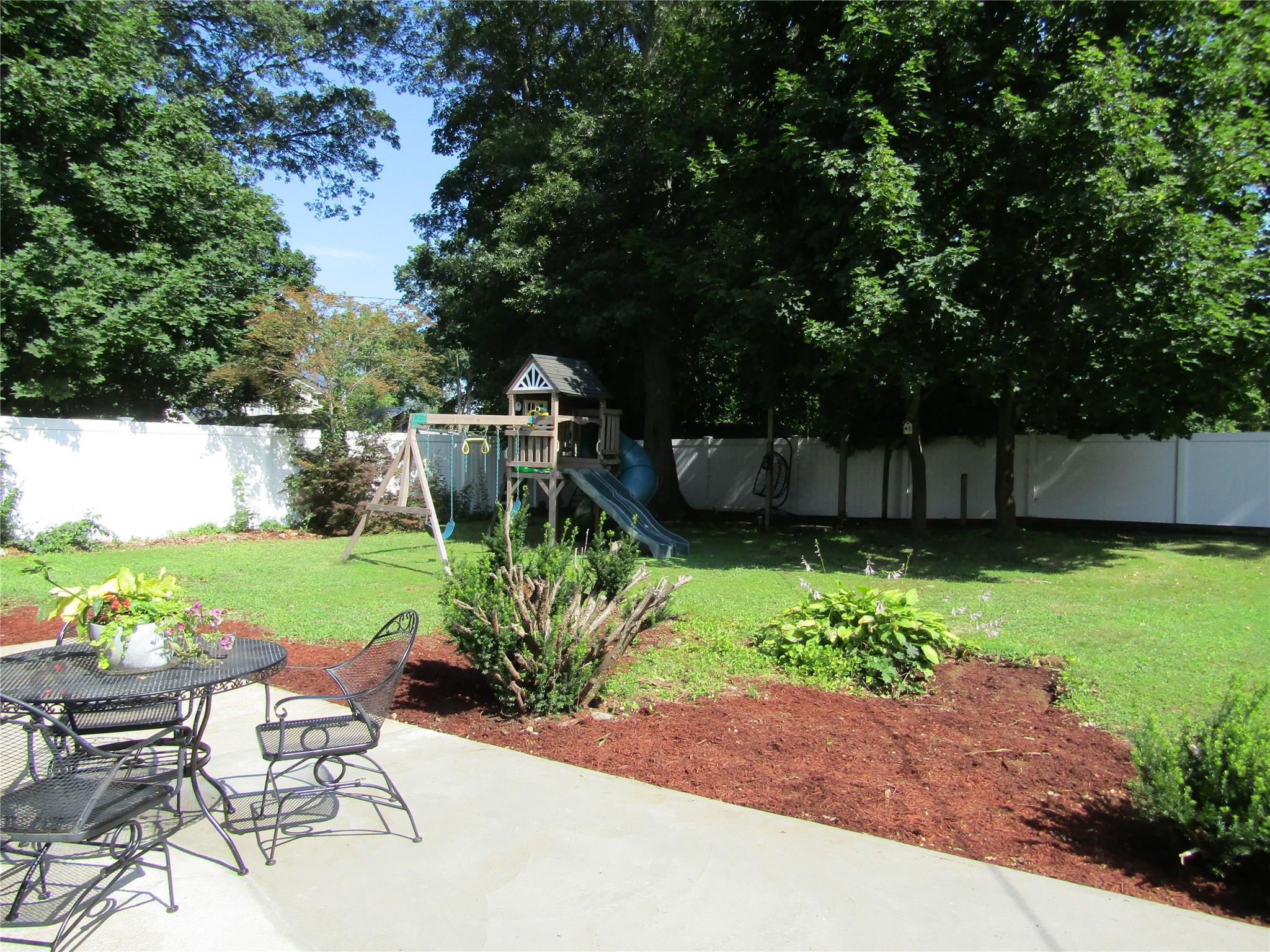 5 Lantern Street, Huntington, NY 11743