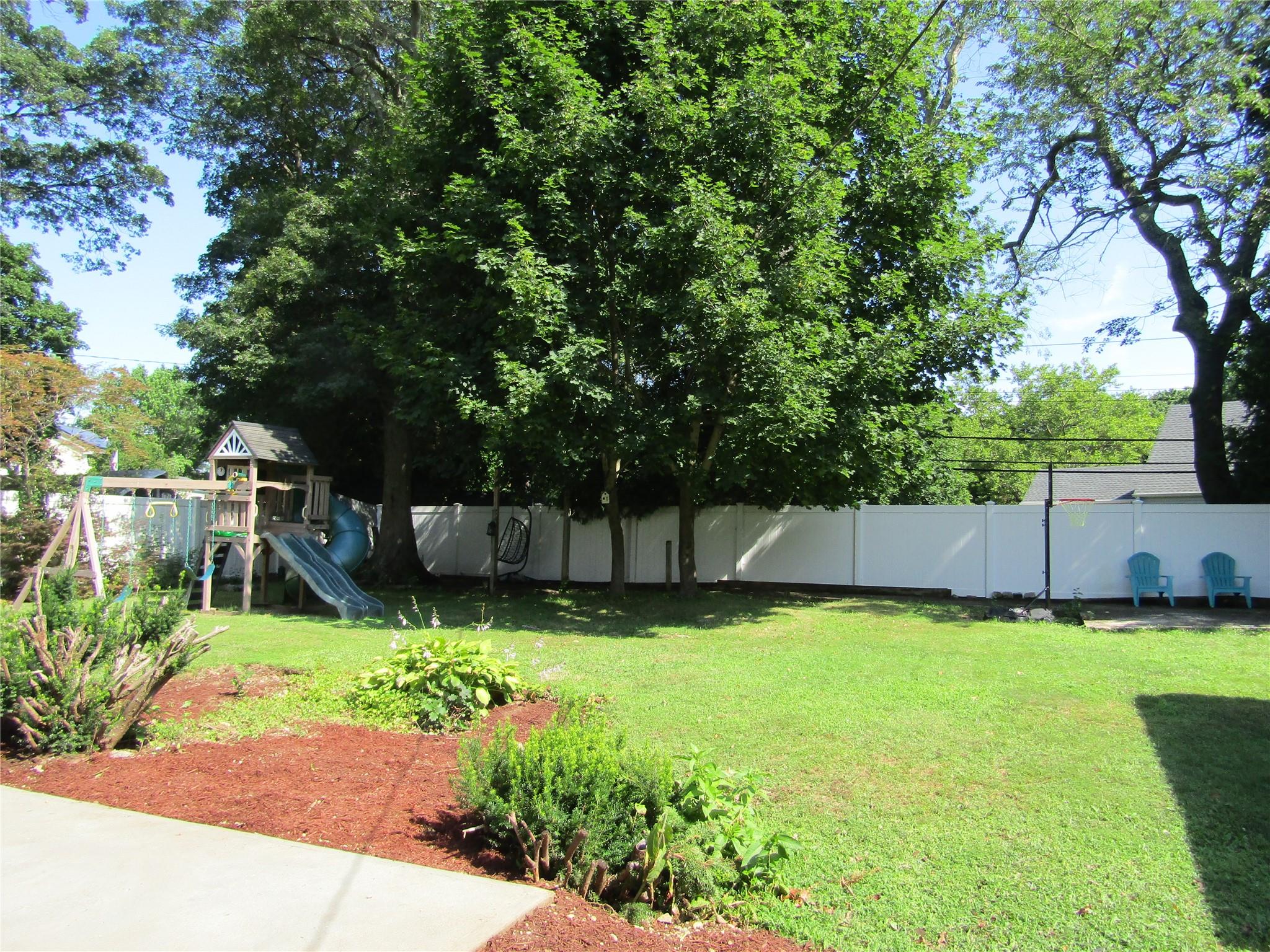 5 Lantern Street, Huntington, NY 11743