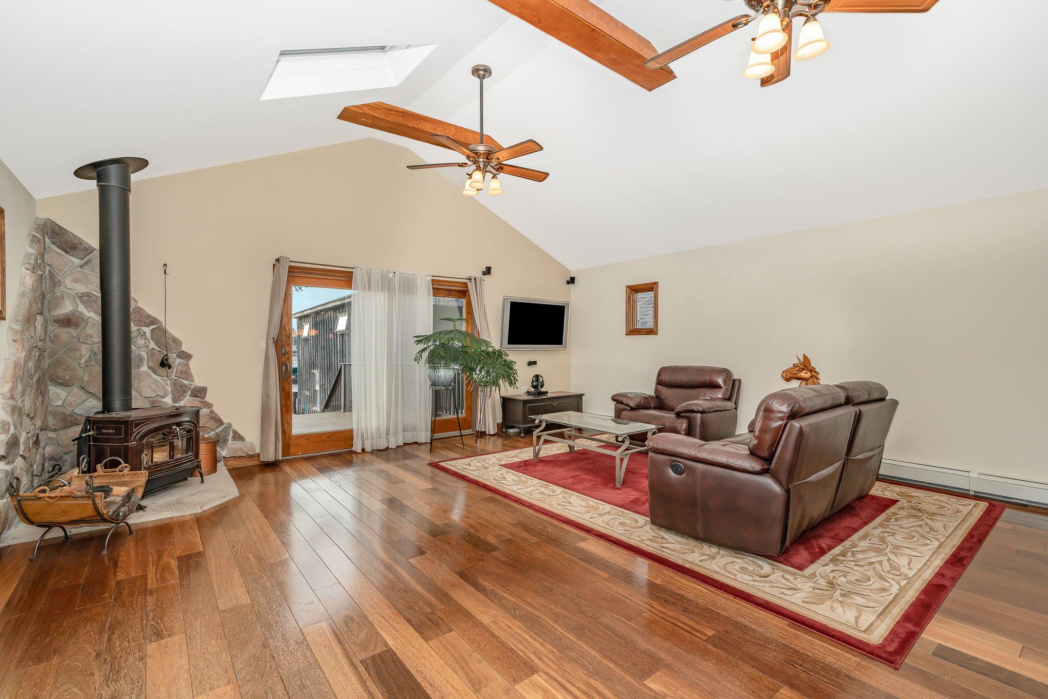 39 Central Avenue, Amityville, NY 11701