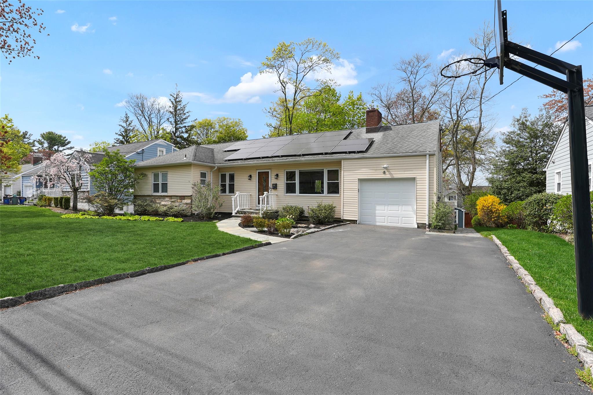 41 Top O The Ridge Drive, Scarsdale, NY 10583