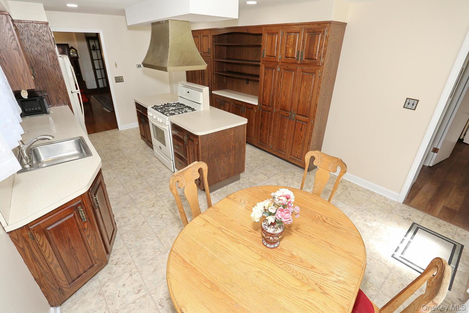 85 S Harrison Avenue, Congers, NY 10920