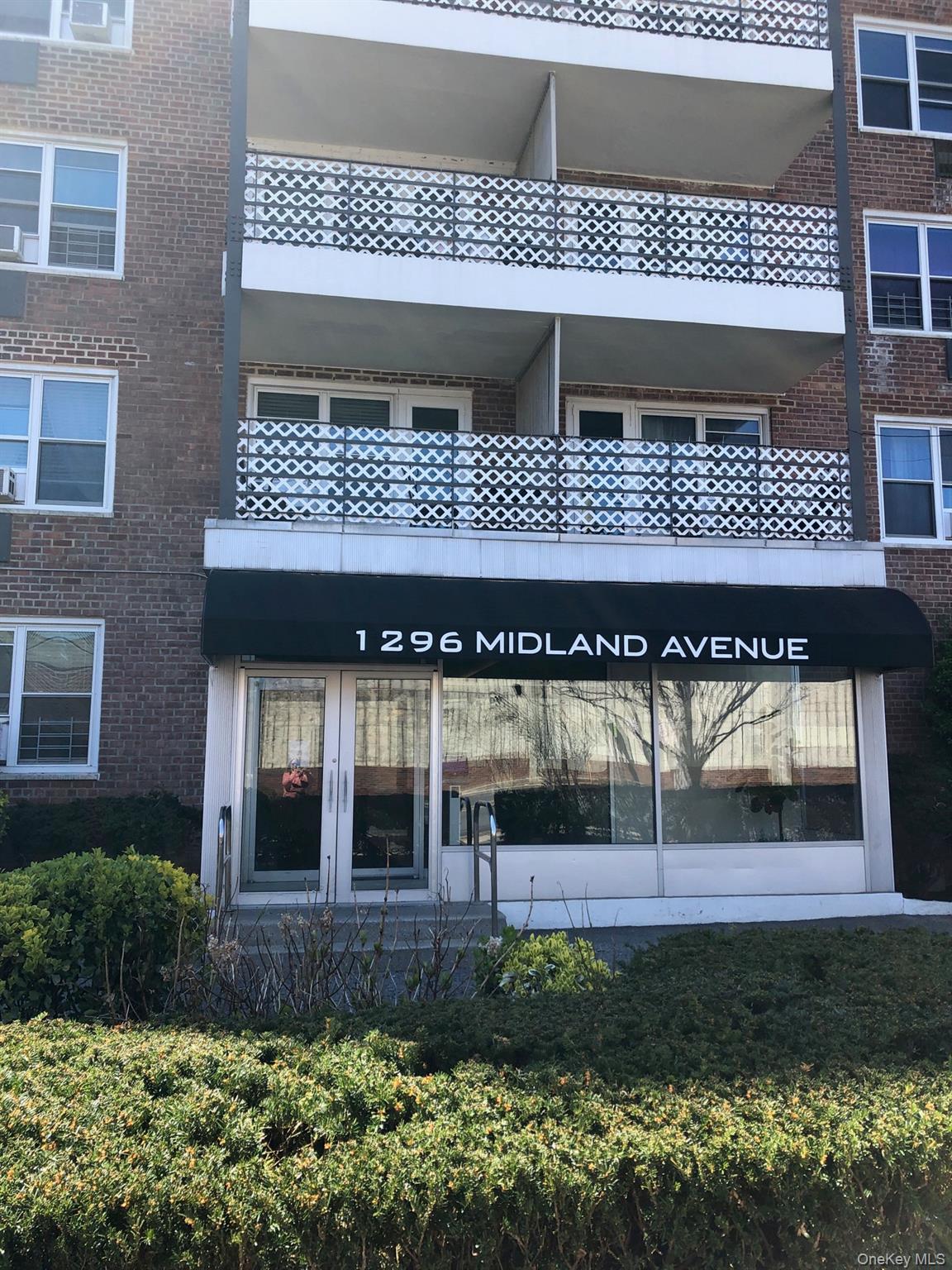 1296 Midland Avenue # E4, Yonkers, NY 10704