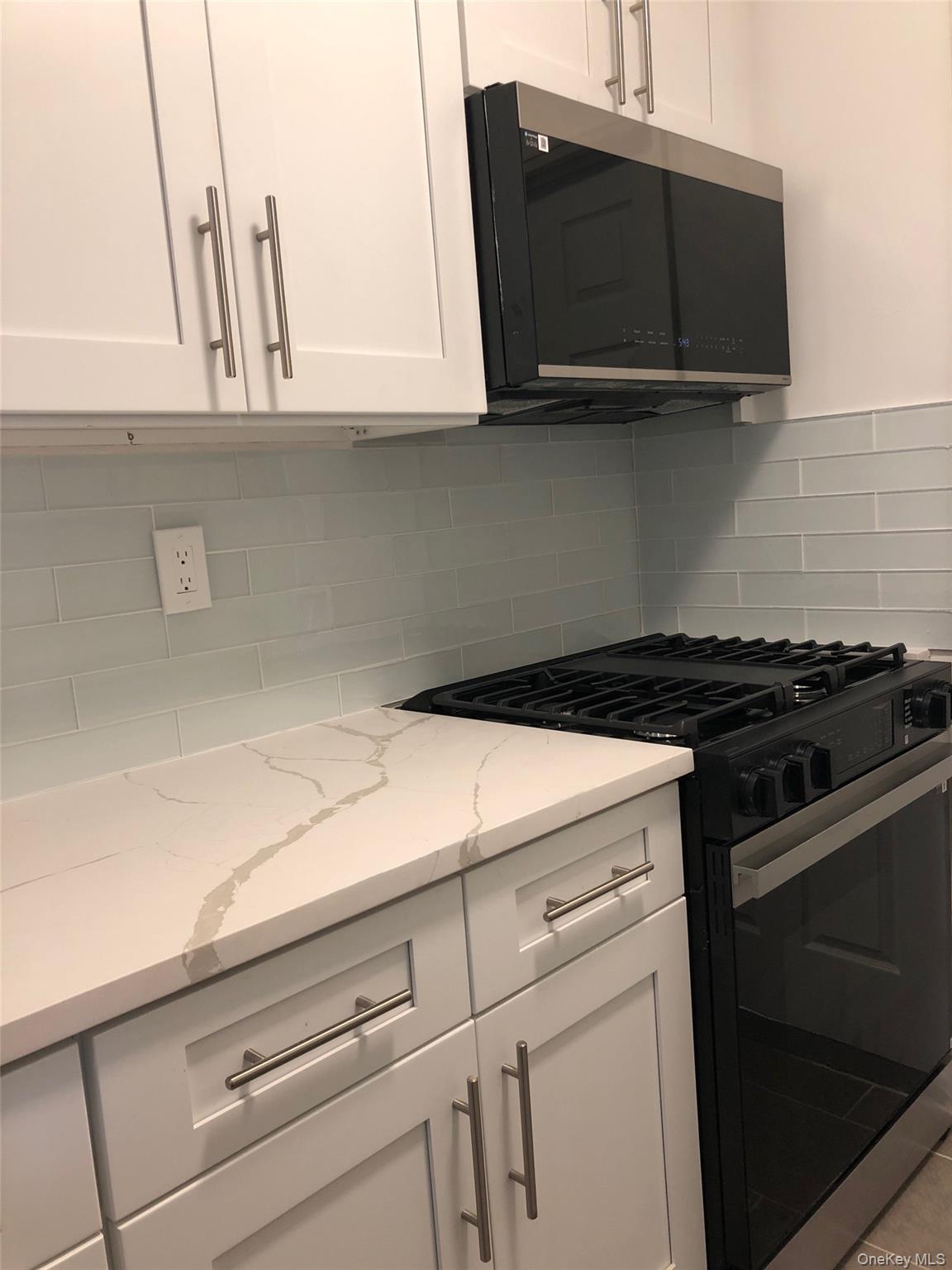 1296 Midland Avenue # E4, Yonkers, NY 10704