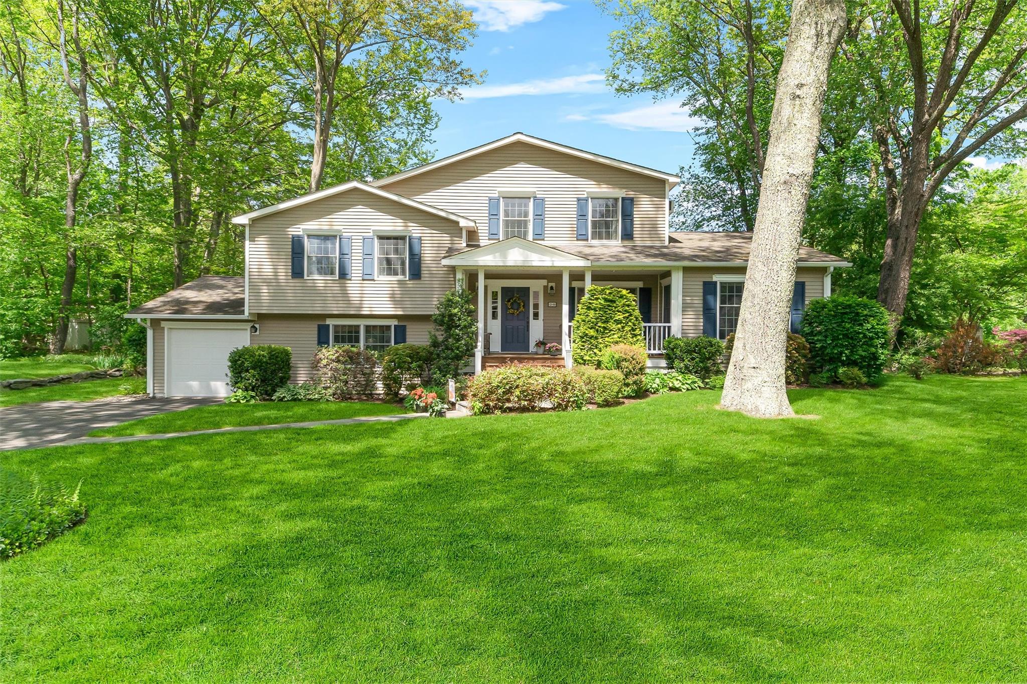 28 Braddock Court, Yorktown Heights, NY 10598