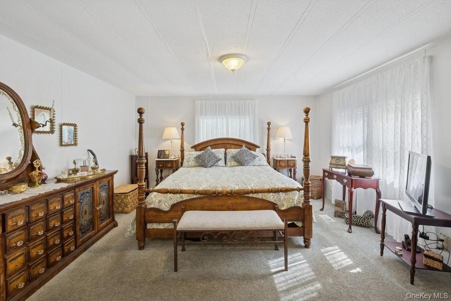 1661-364 Old Country Road Pondwood #364 Road, Riverhead, NY 11901