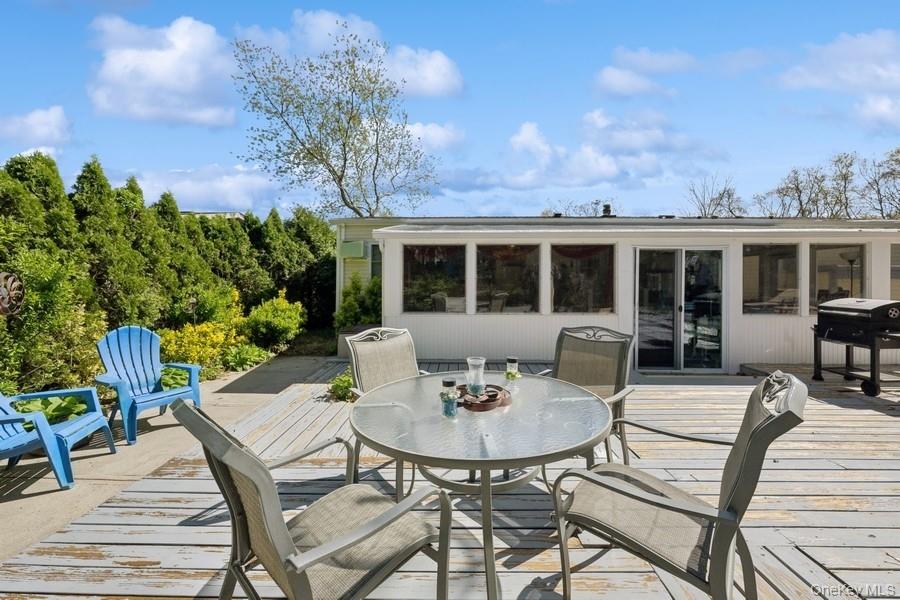 1661-364 Old Country Road Pondwood #364 Road, Riverhead, NY 11901