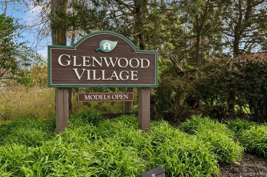 1661-364 Old Country Road Pondwood #364 Road, Riverhead, NY 11901