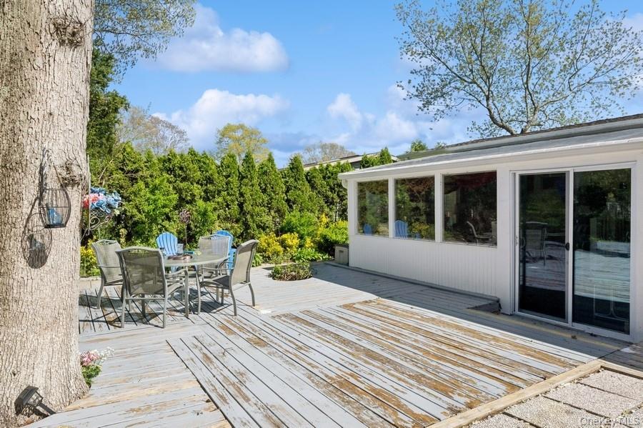 1661-364 Old Country Road Pondwood #364 Road, Riverhead, NY 11901