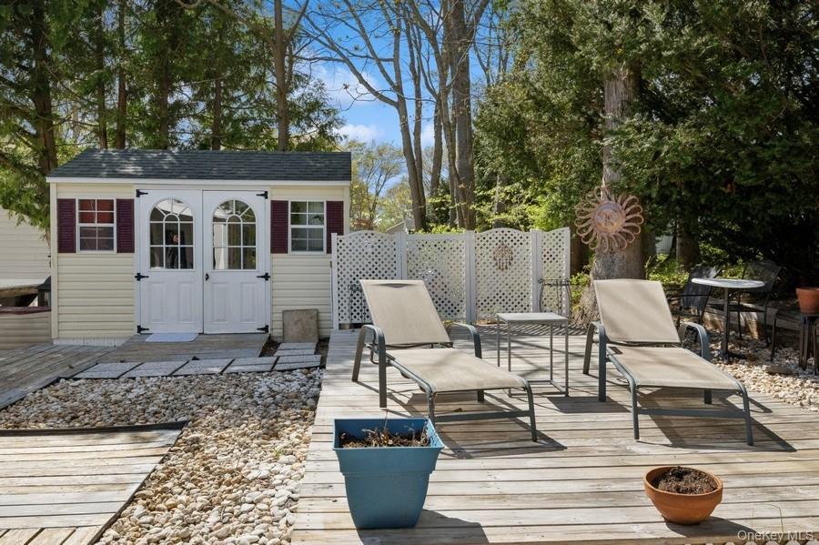 1661-364 Old Country Road Pondwood #364 Road, Riverhead, NY 11901