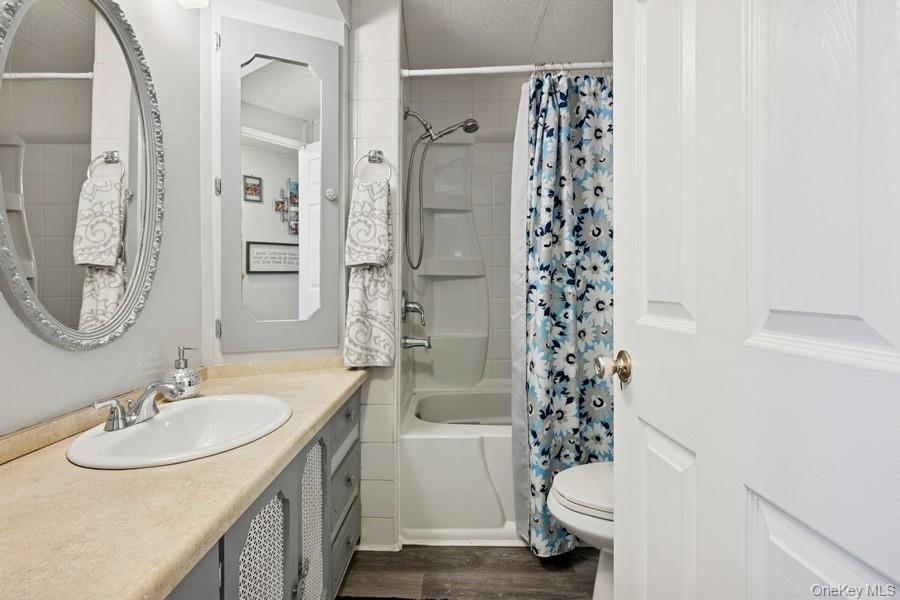 1661-364 Old Country Road Pondwood #364 Road, Riverhead, NY 11901