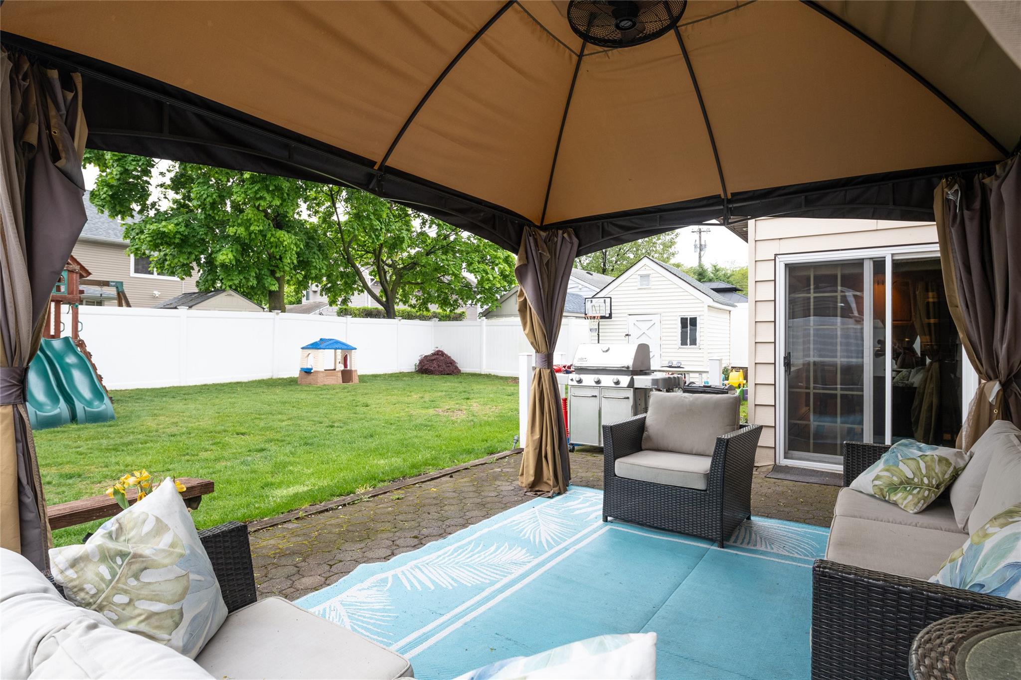 296 Jerome Avenue, Carle Place, NY 11514