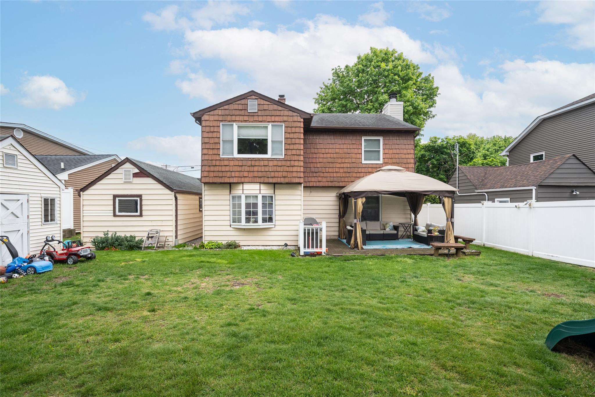 296 Jerome Avenue, Carle Place, NY 11514