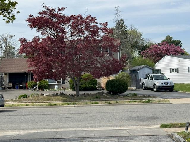 82 Scooter Lane, Hicksville, NY 11801