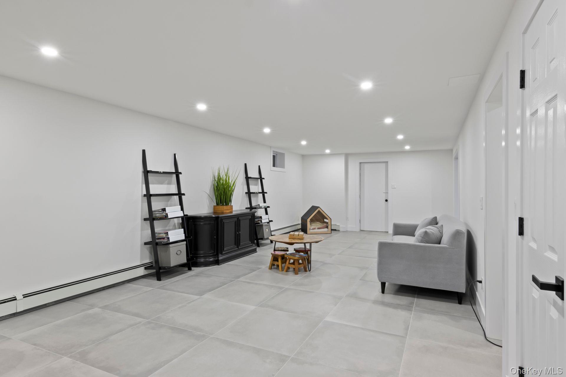 79 Brookhill Lane, Huntington, NY 11743