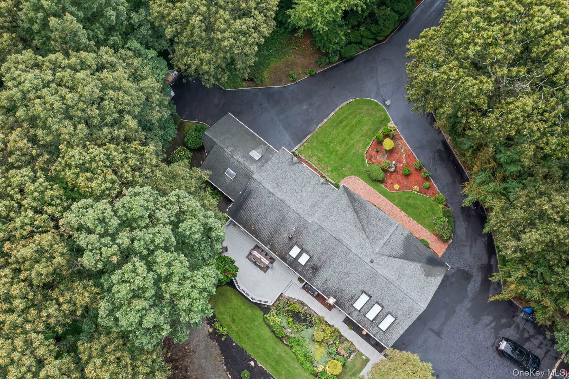 79 Brookhill Lane, Huntington, NY 11743