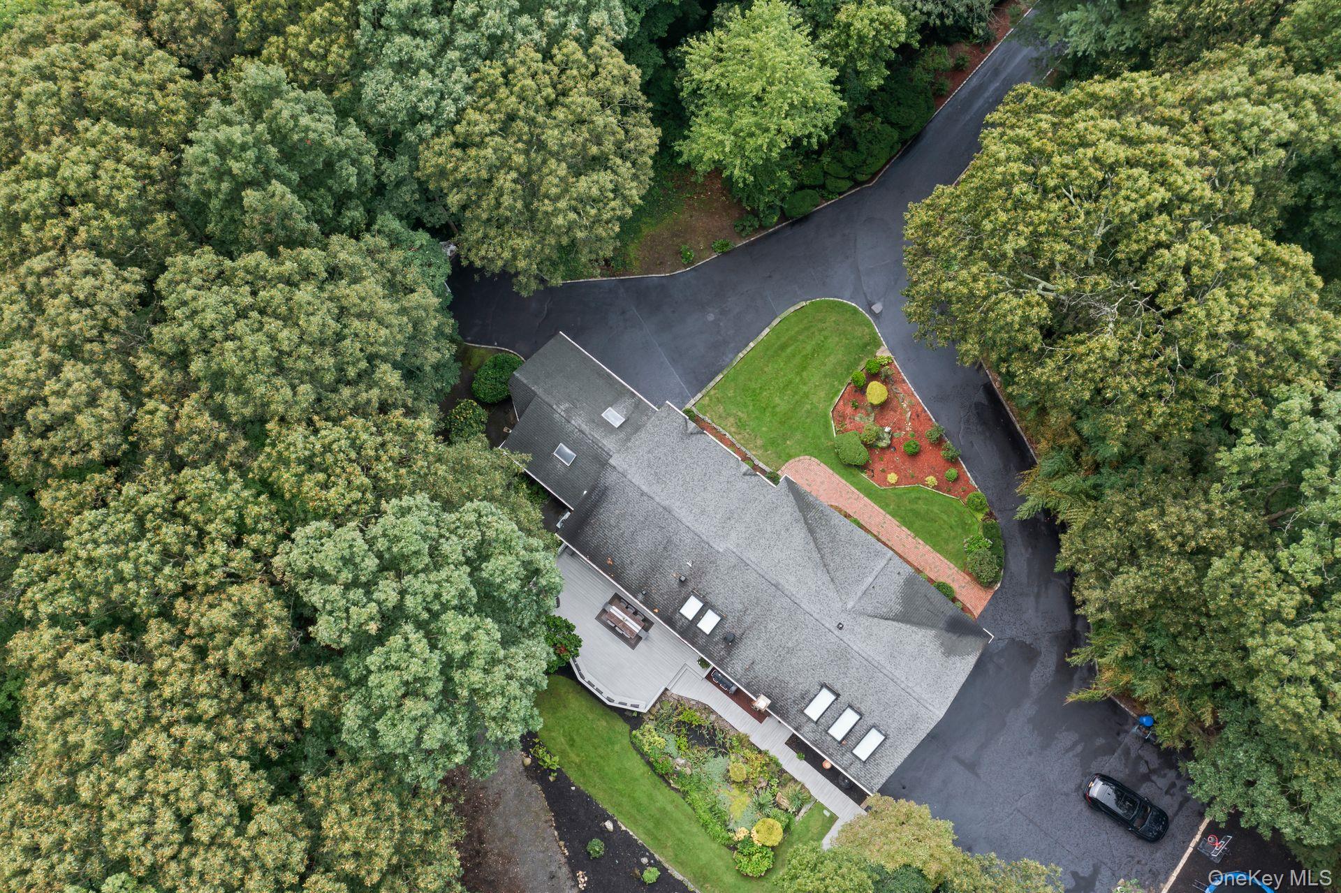 79 Brookhill Lane, Huntington, NY 11743