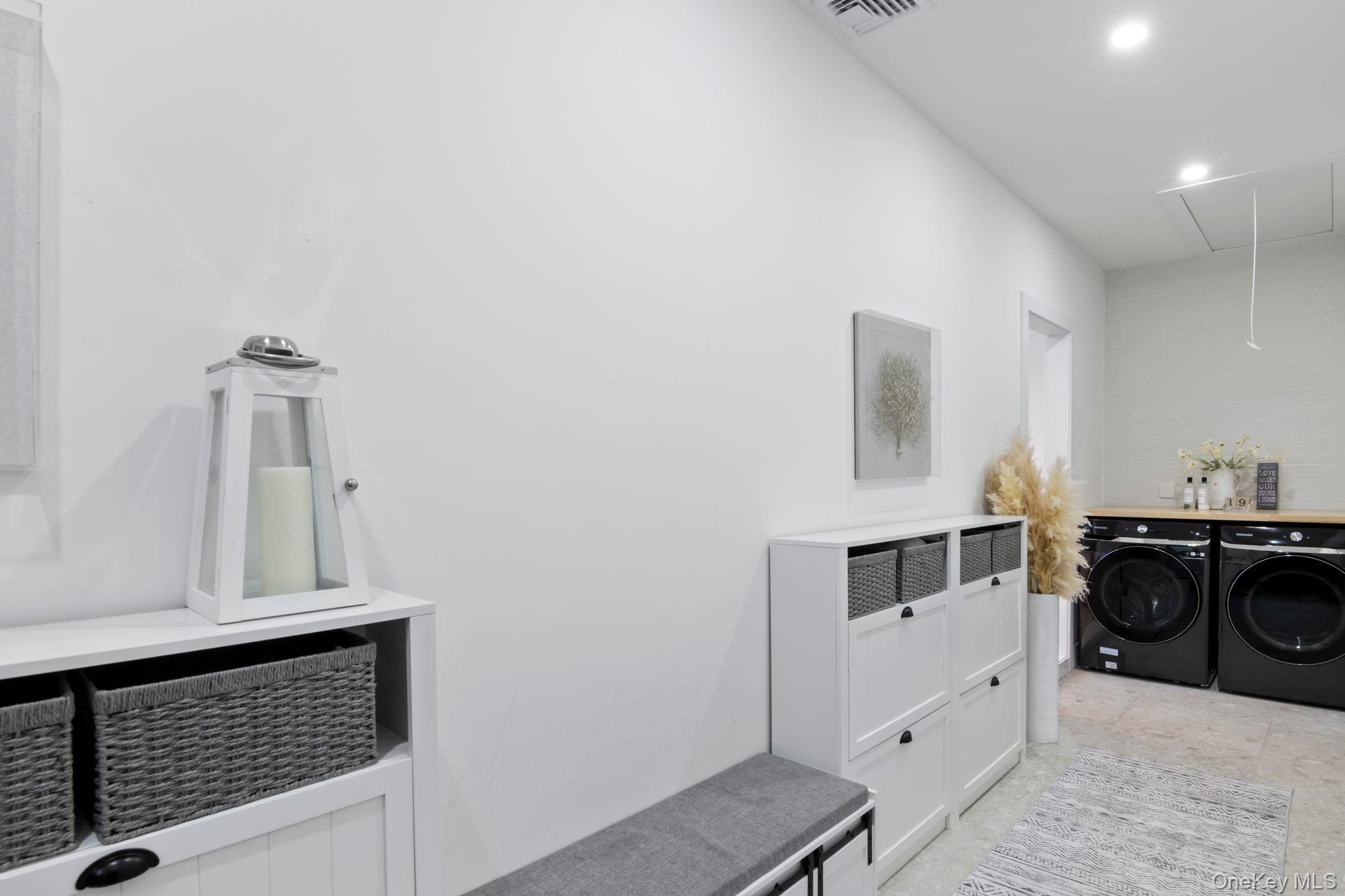 79 Brookhill Lane, Huntington, NY 11743