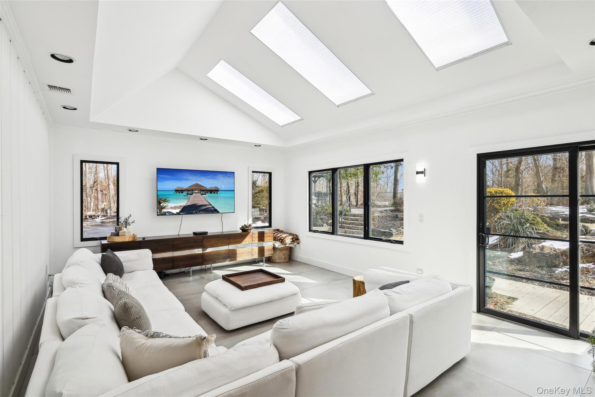 79 Brookhill Lane, Huntington, NY 11743