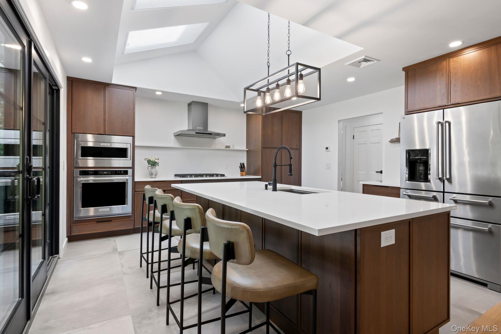 79 Brookhill Lane, Huntington, NY 11743