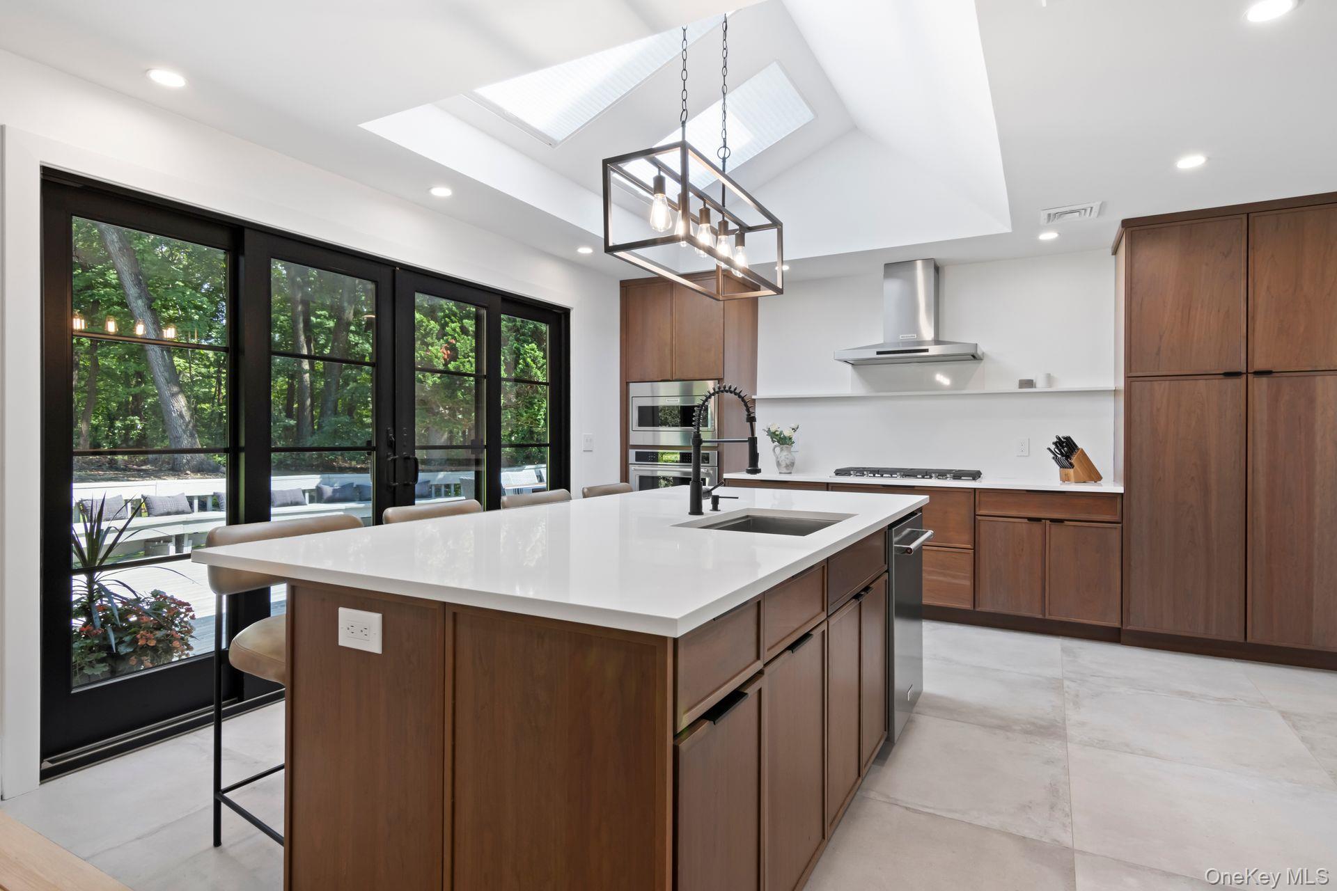 79 Brookhill Lane, Huntington, NY 11743