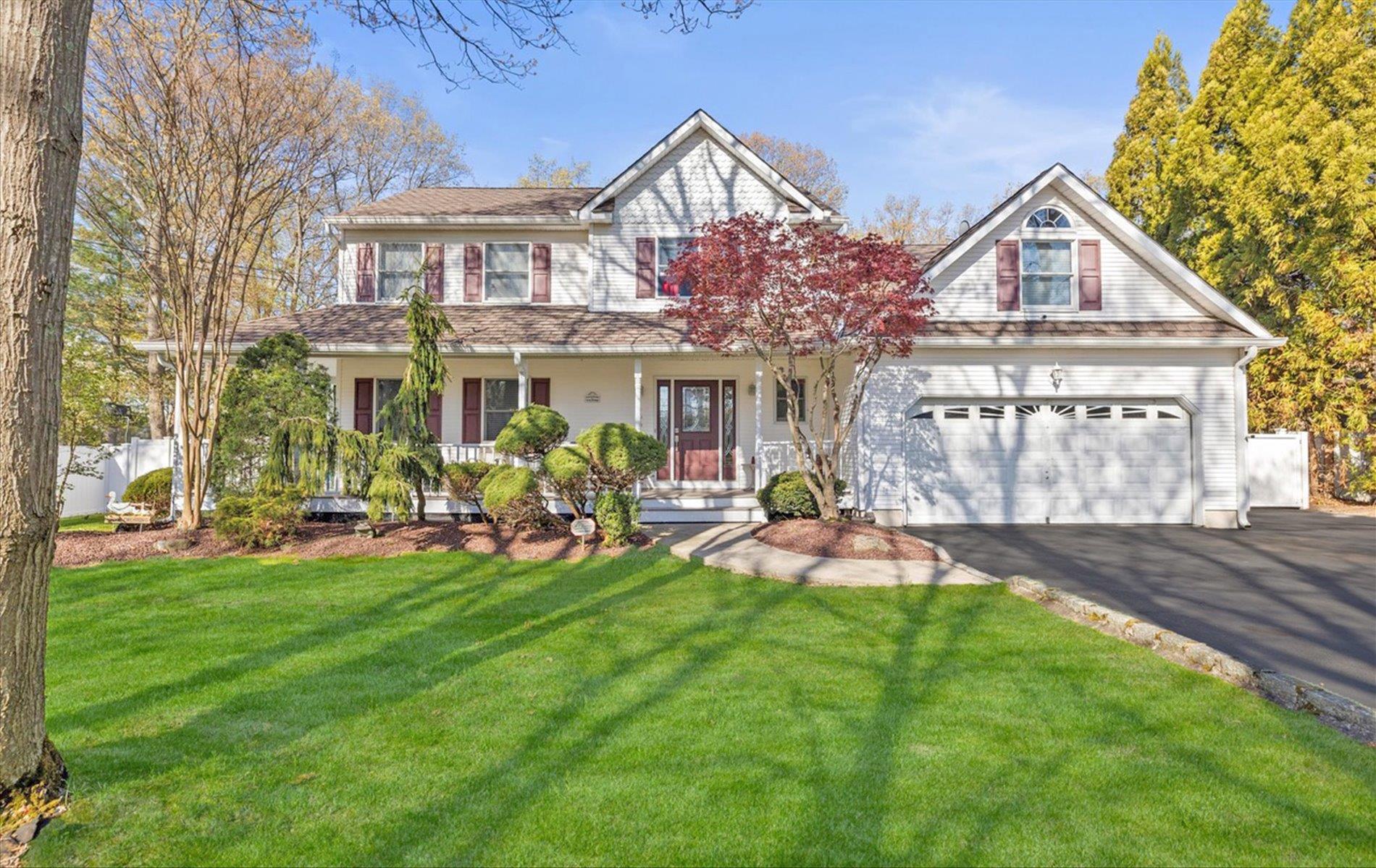 144 Kings Park Road, Commack, NY 11725