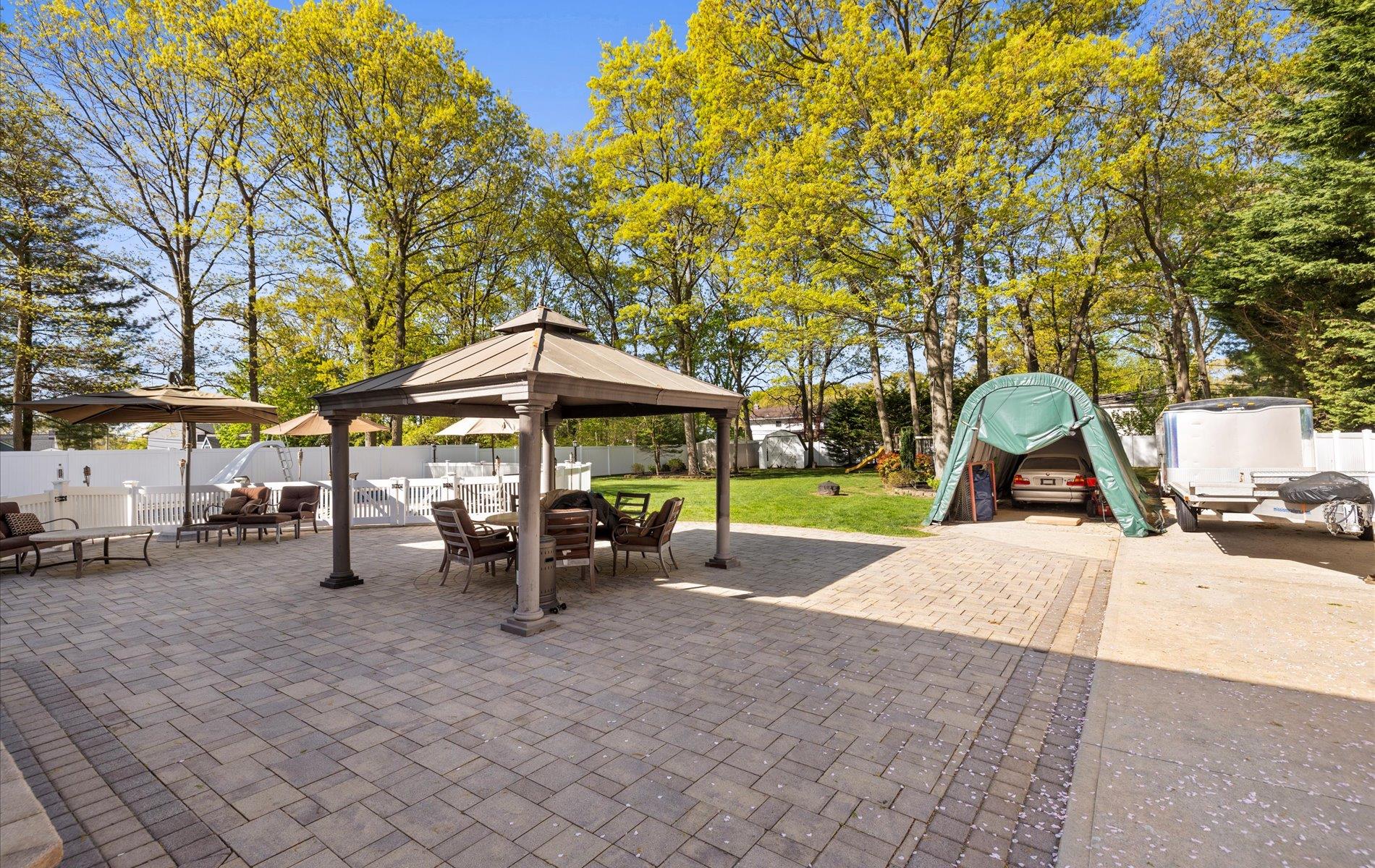 144 Kings Park Road, Commack, NY 11725