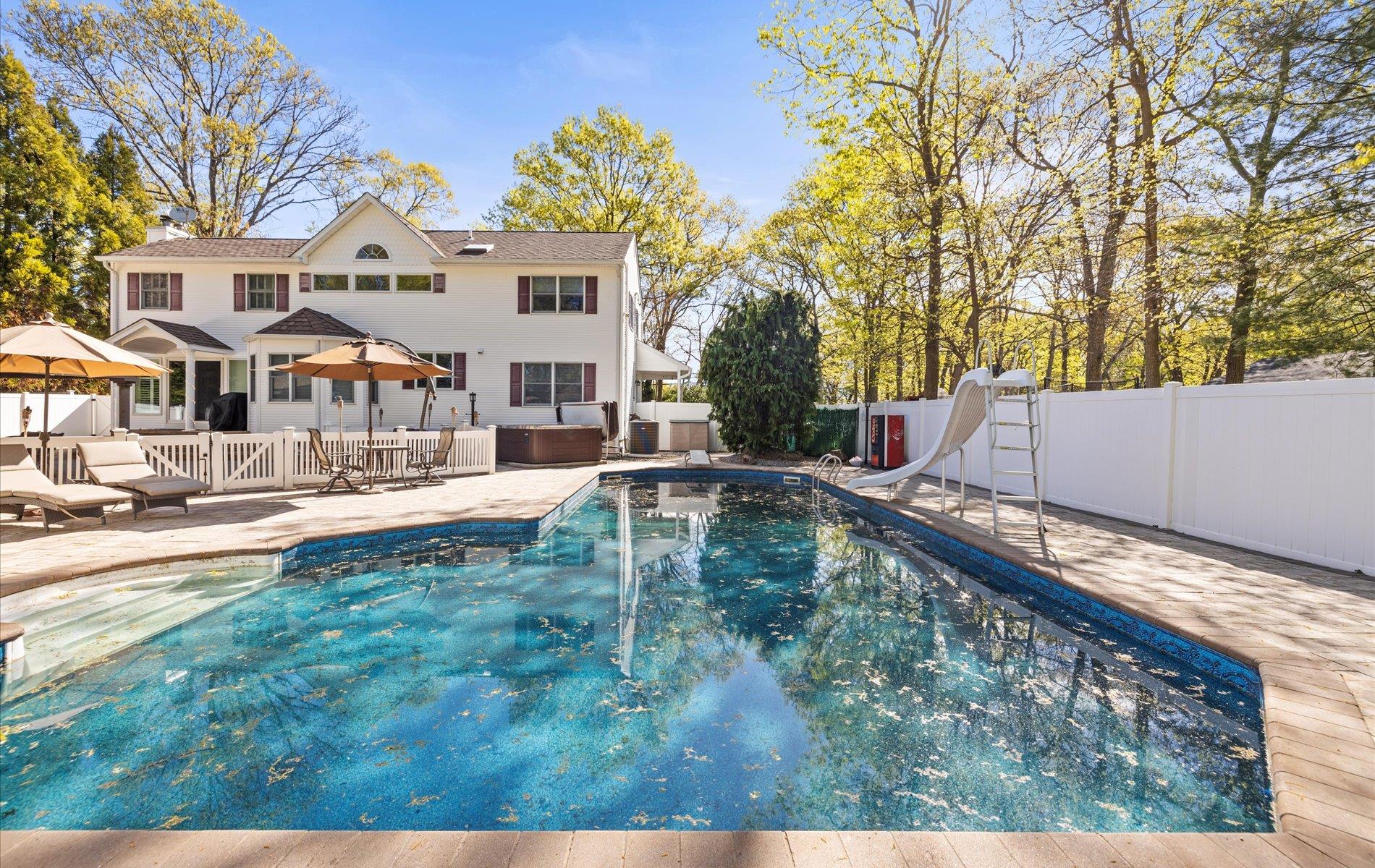 144 Kings Park Road, Commack, NY 11725