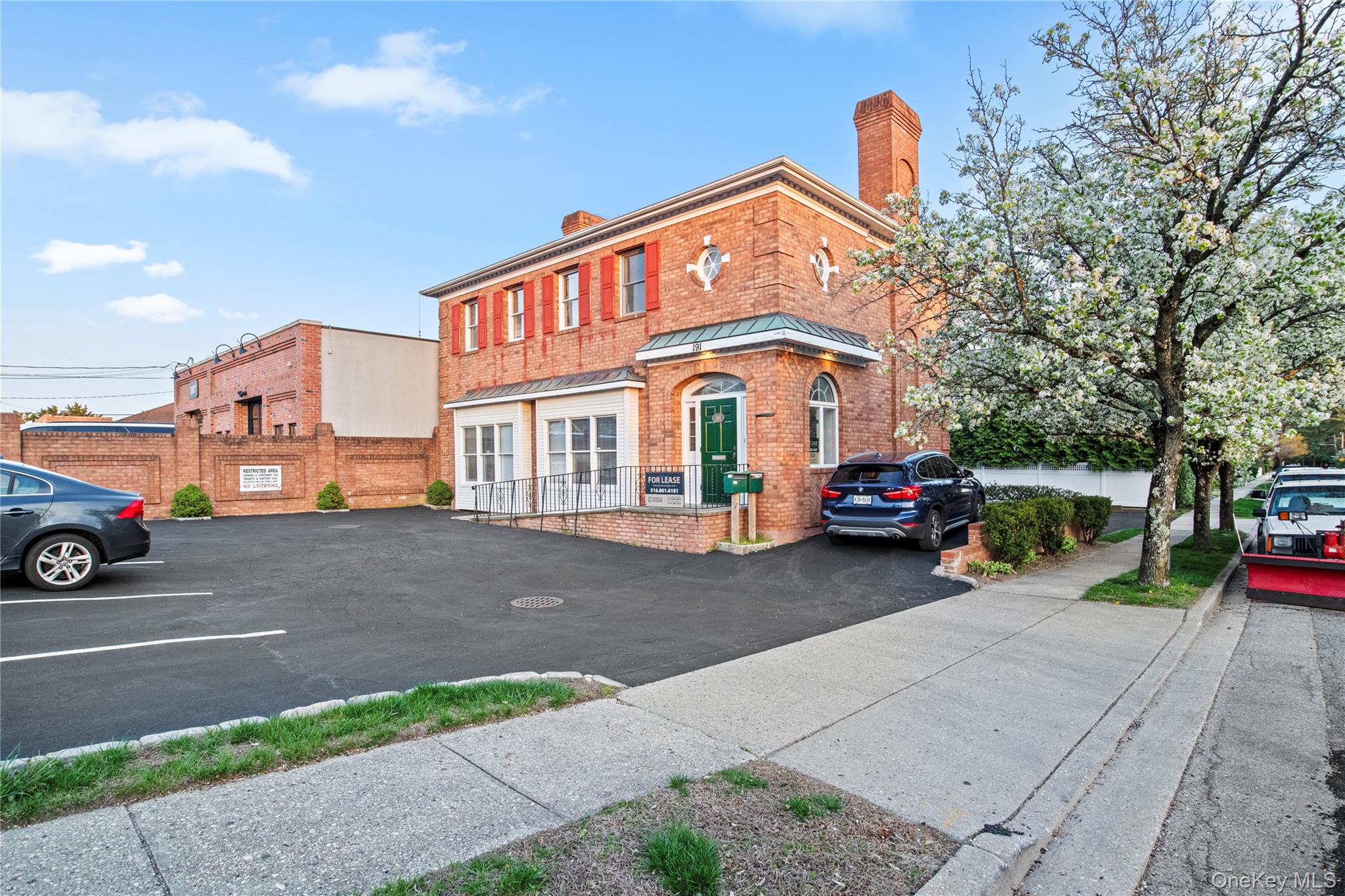 191 Forest Avenue, Locust Valley, NY 11560