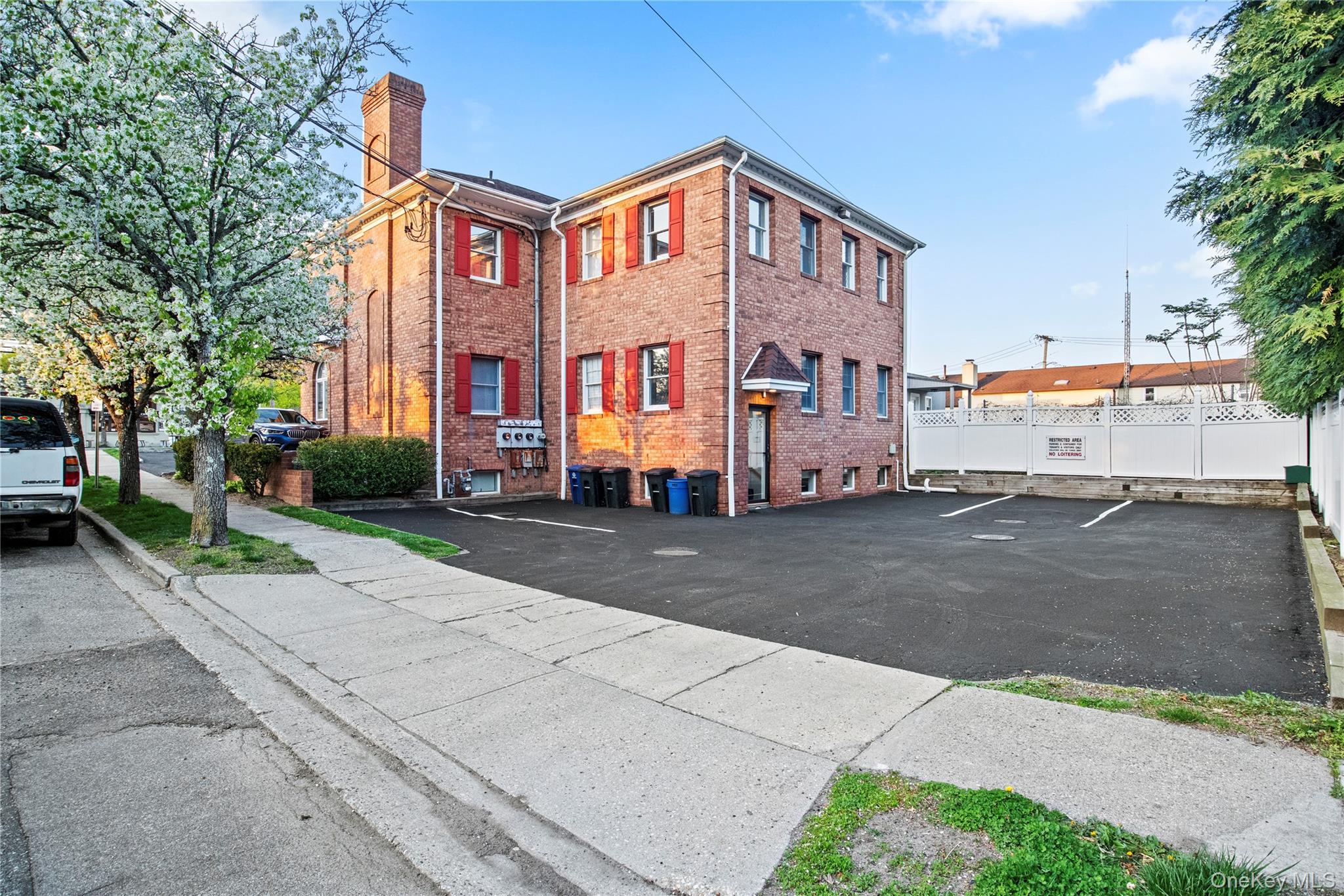 191 Forest Avenue, Locust Valley, NY 11560