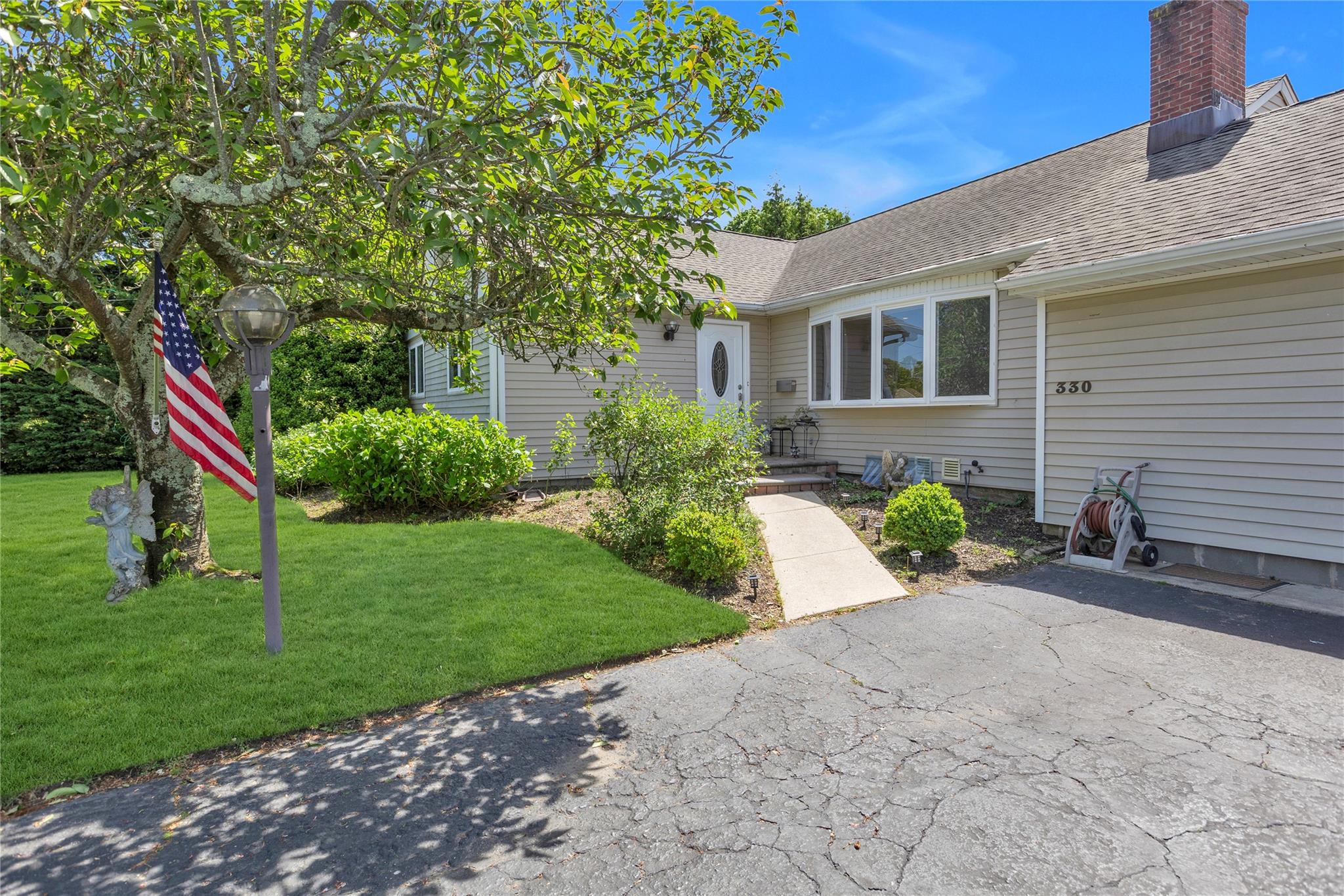 330 Scudder Avenue, Northport, NY 11768