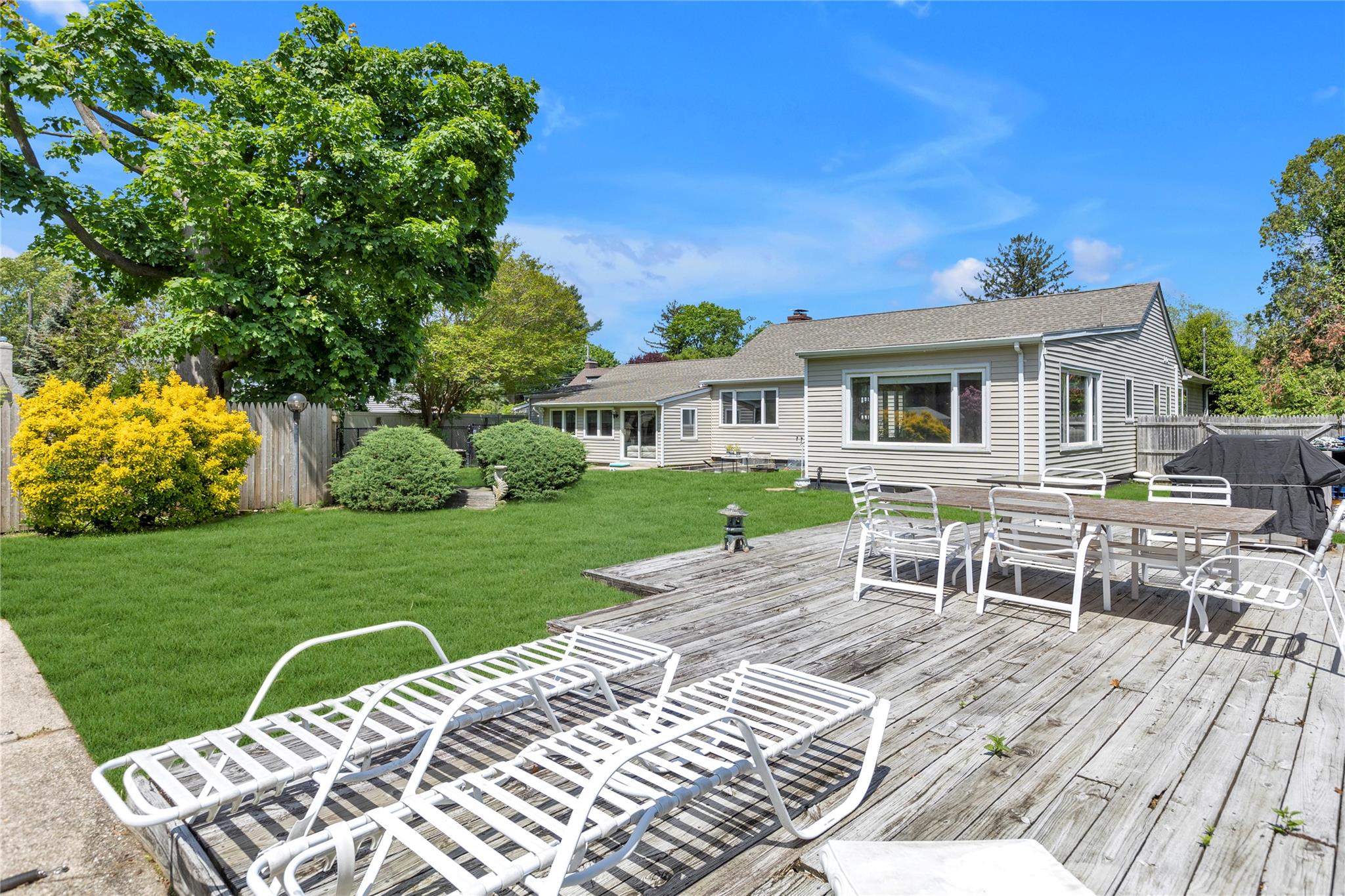 330 Scudder Avenue, Northport, NY 11768