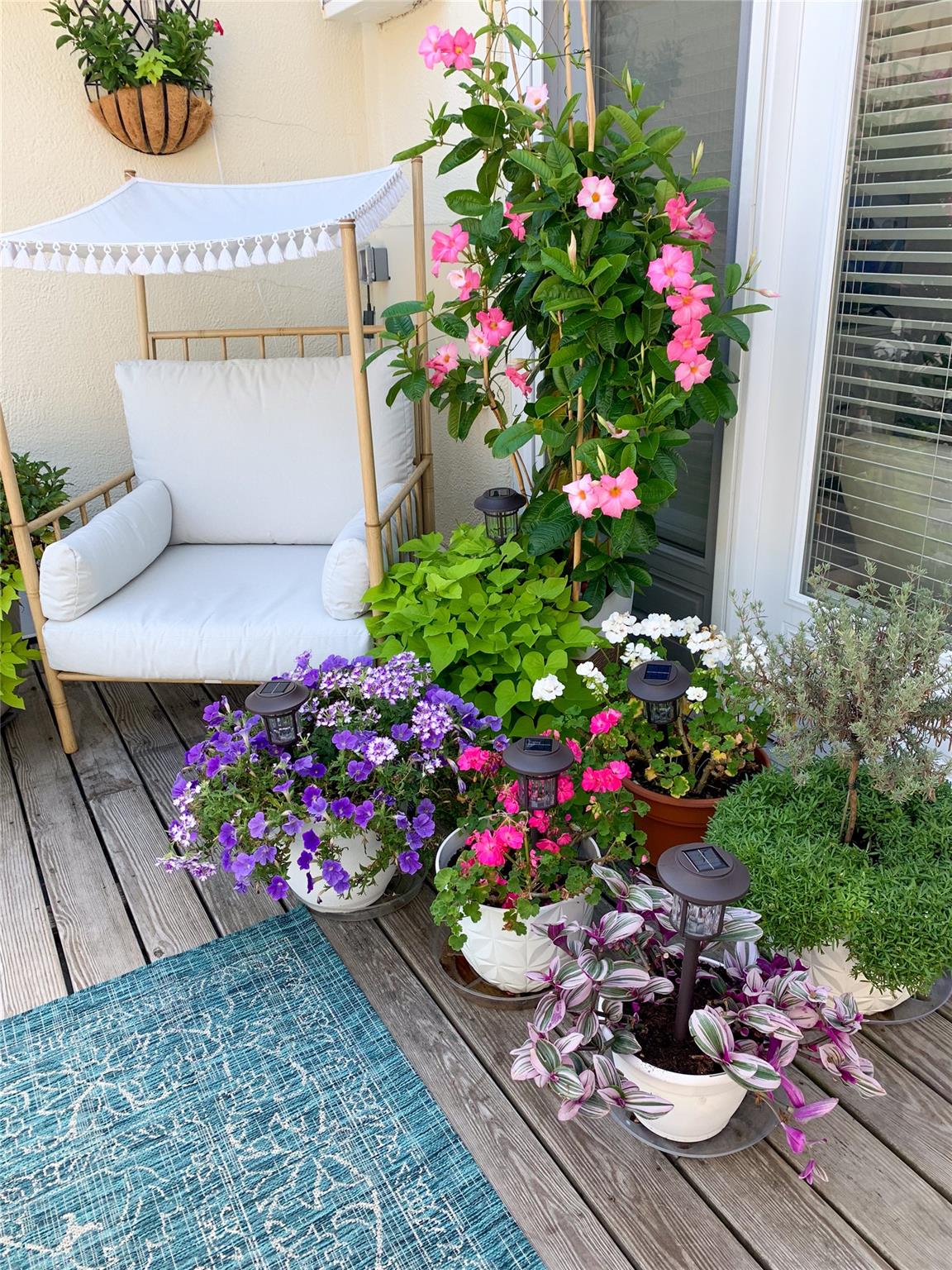 52 Main Street 52 Main Street, Westhampton Beach, NY 11978