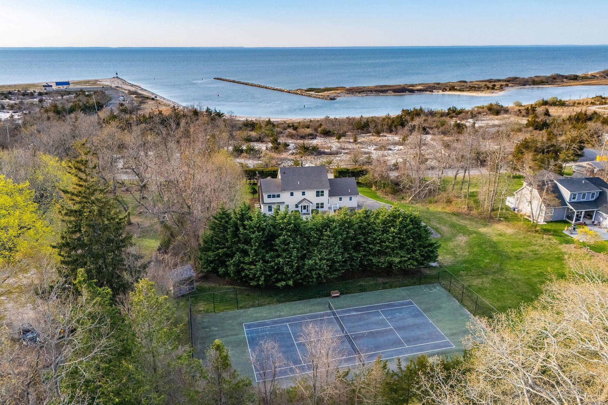 250 Naugles Drive, Mattituck, NY 11952