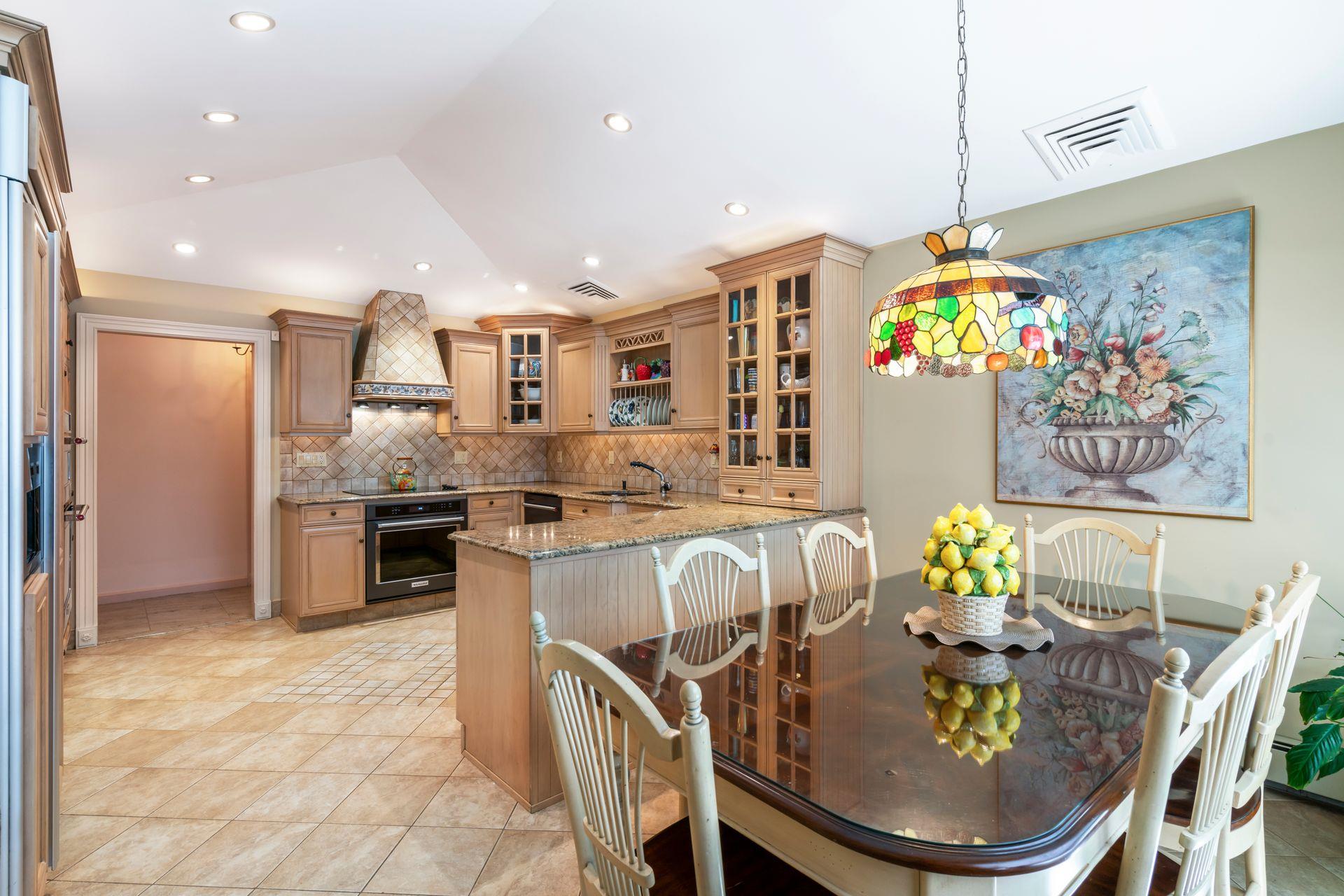 28 Stepping Stone Crescent, Dix Hills, NY 11746