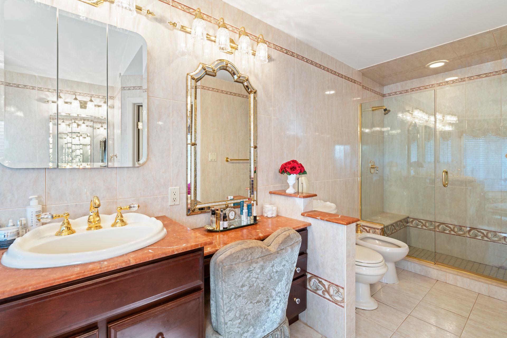 28 Stepping Stone Crescent, Dix Hills, NY 11746