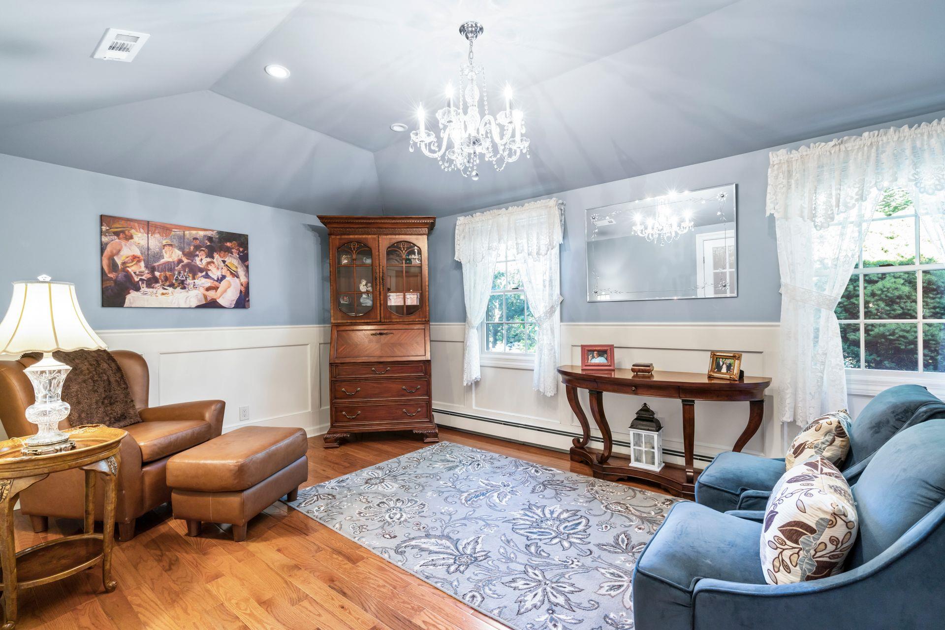 28 Stepping Stone Crescent, Dix Hills, NY 11746