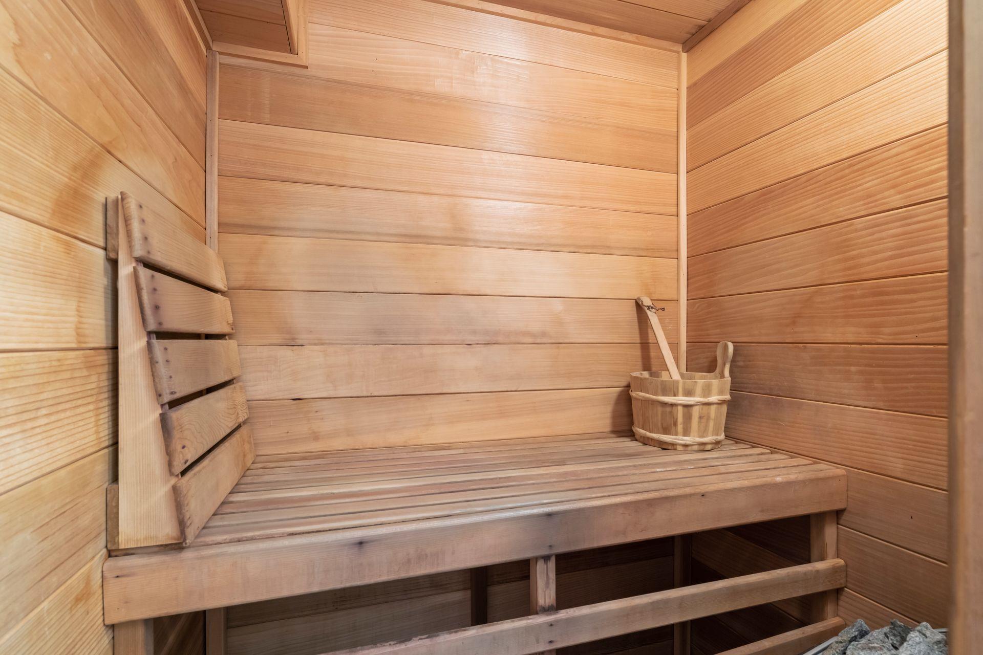 28 Stepping Stone Crescent, Dix Hills, NY 11746