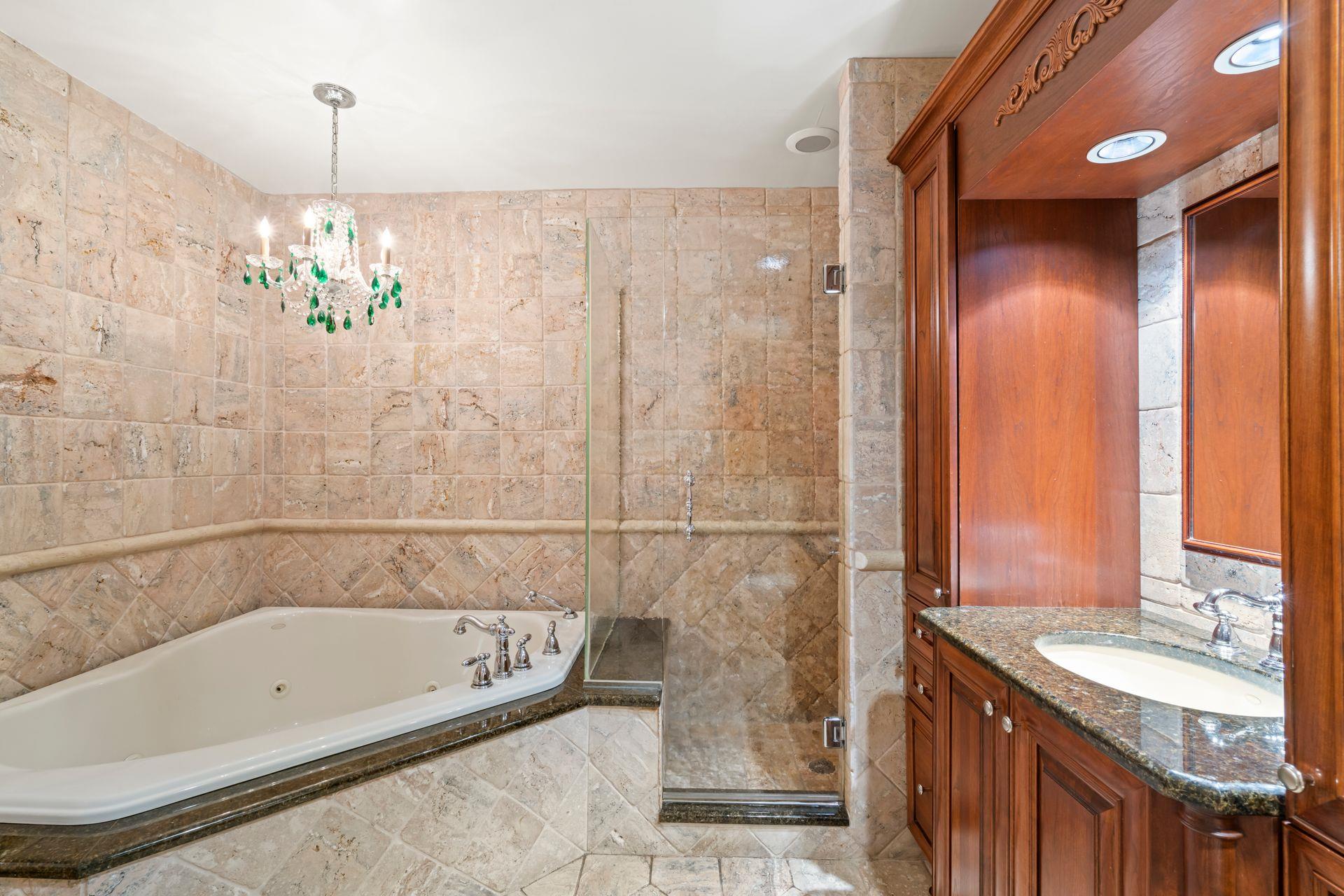 28 Stepping Stone Crescent, Dix Hills, NY 11746