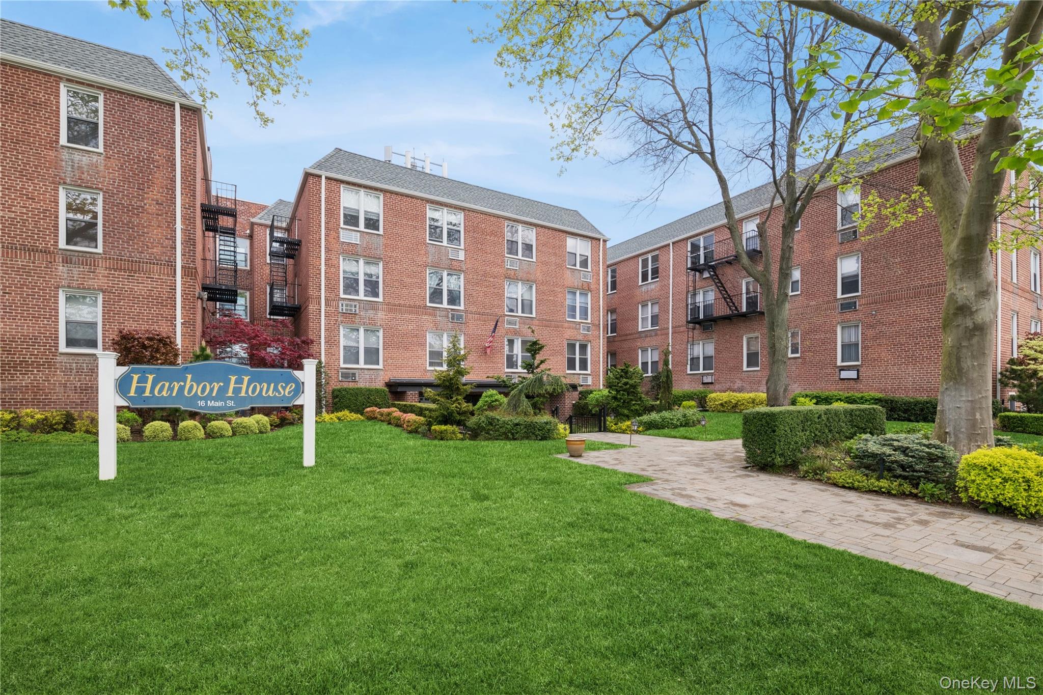 16 Main Street # 1N, East Rockaway, NY 11518