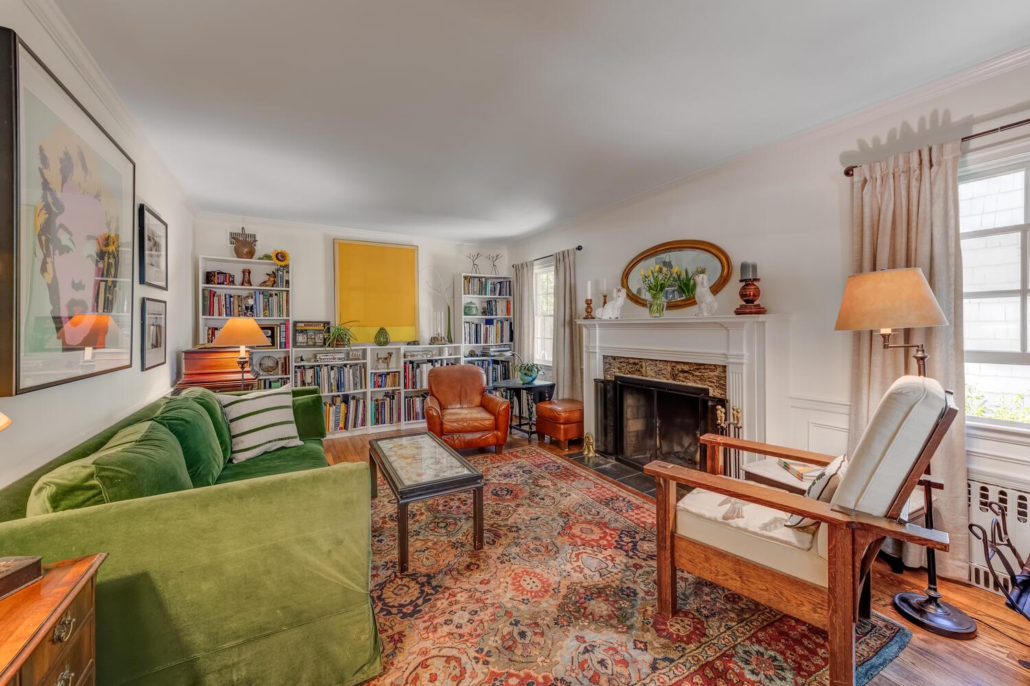 16 Downing Street, East Williston, NY 11596