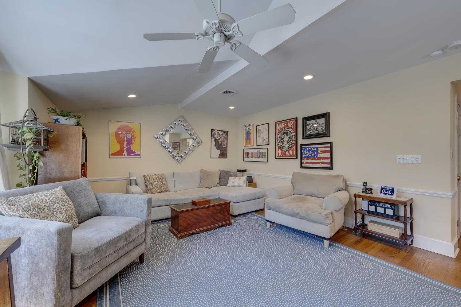 16 Downing Street, East Williston, NY 11596
